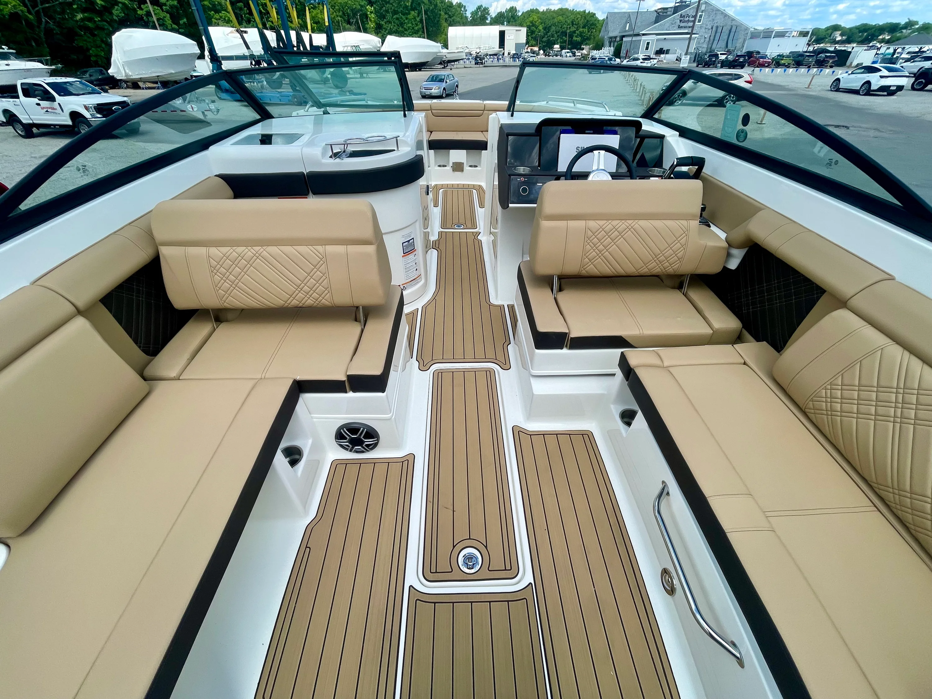 2026 Sea Ray SDX 290 Outboard Image Thumbnail #7
