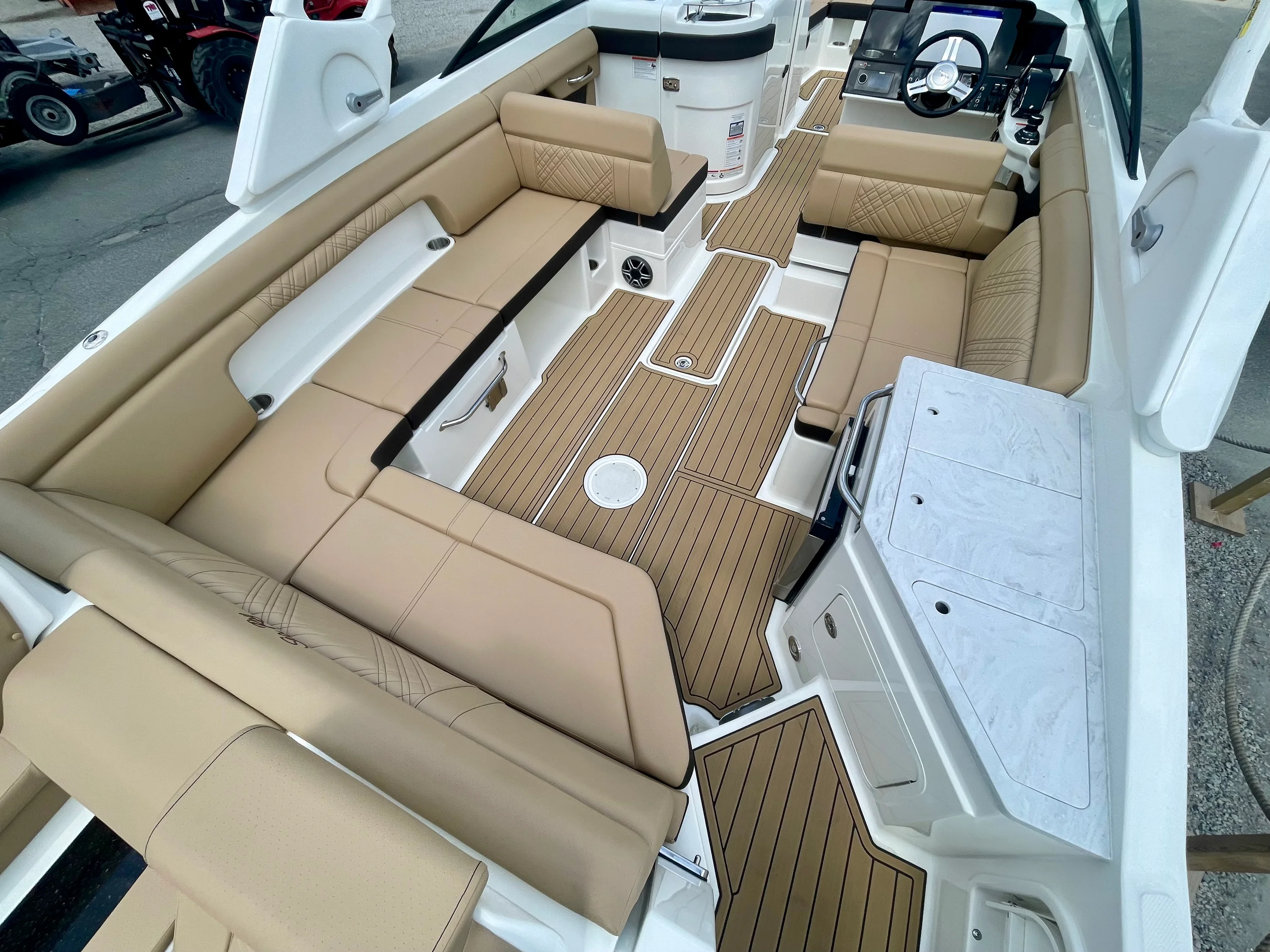 2026 Sea Ray SDX 290 Outboard Image Thumbnail #3