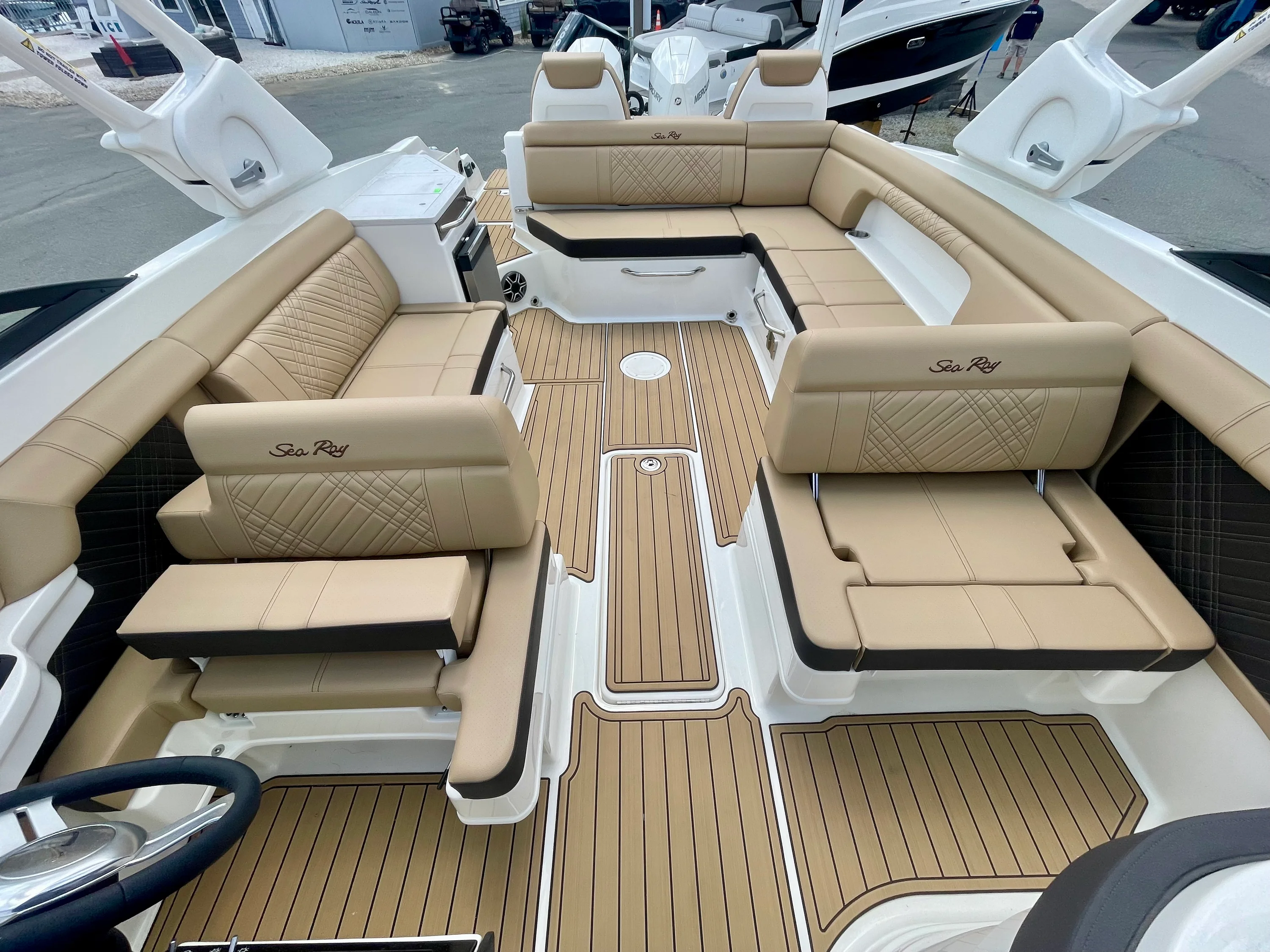 2026 Sea Ray SDX 290 Outboard Image Thumbnail #8