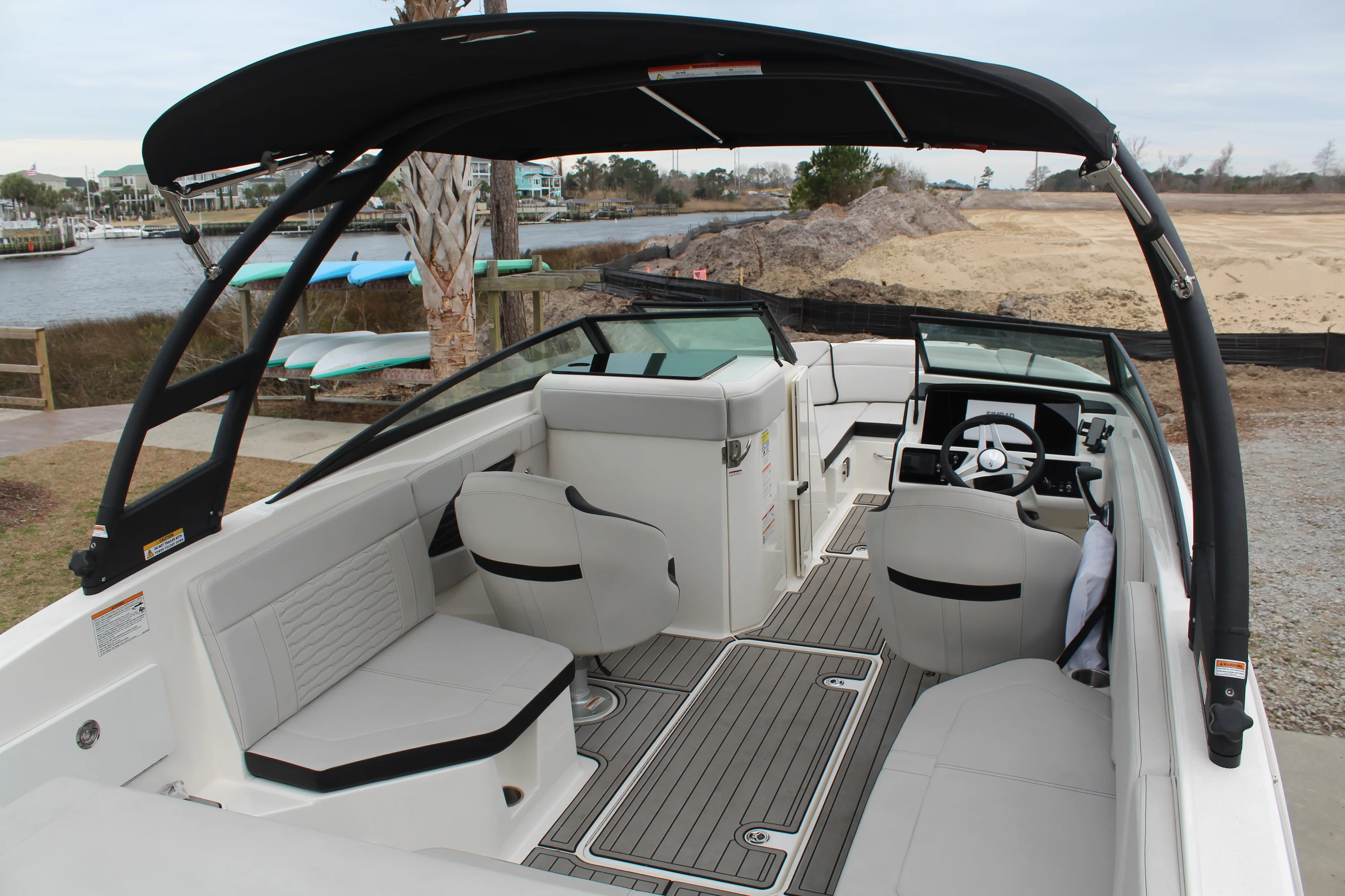 2024 Sea Ray 230 SPX OB Image Thumbnail #9