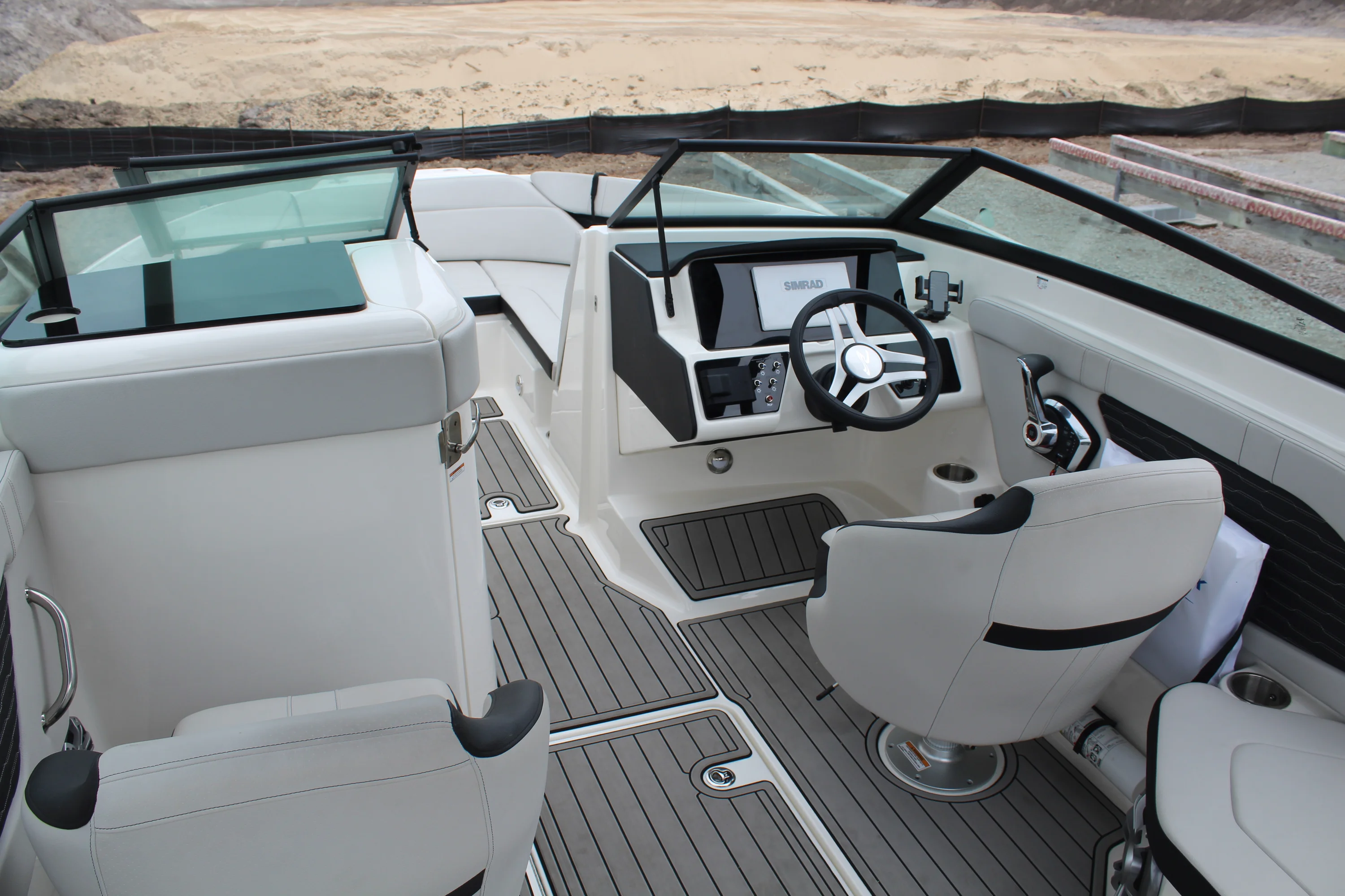 2024 Sea Ray 230 SPX OB Image Thumbnail #11