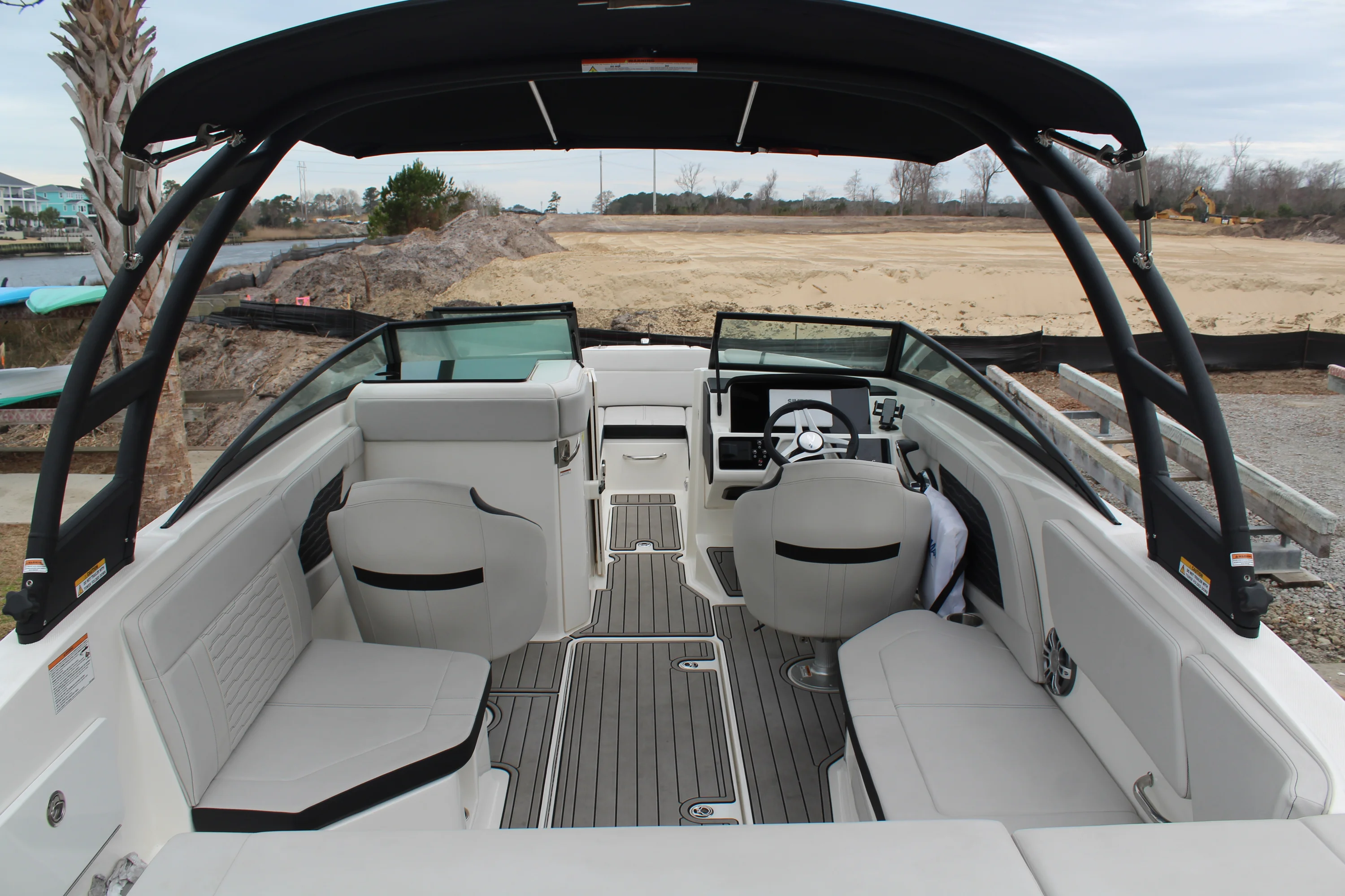 2024 Sea Ray 230 SPX OB Image Thumbnail #8