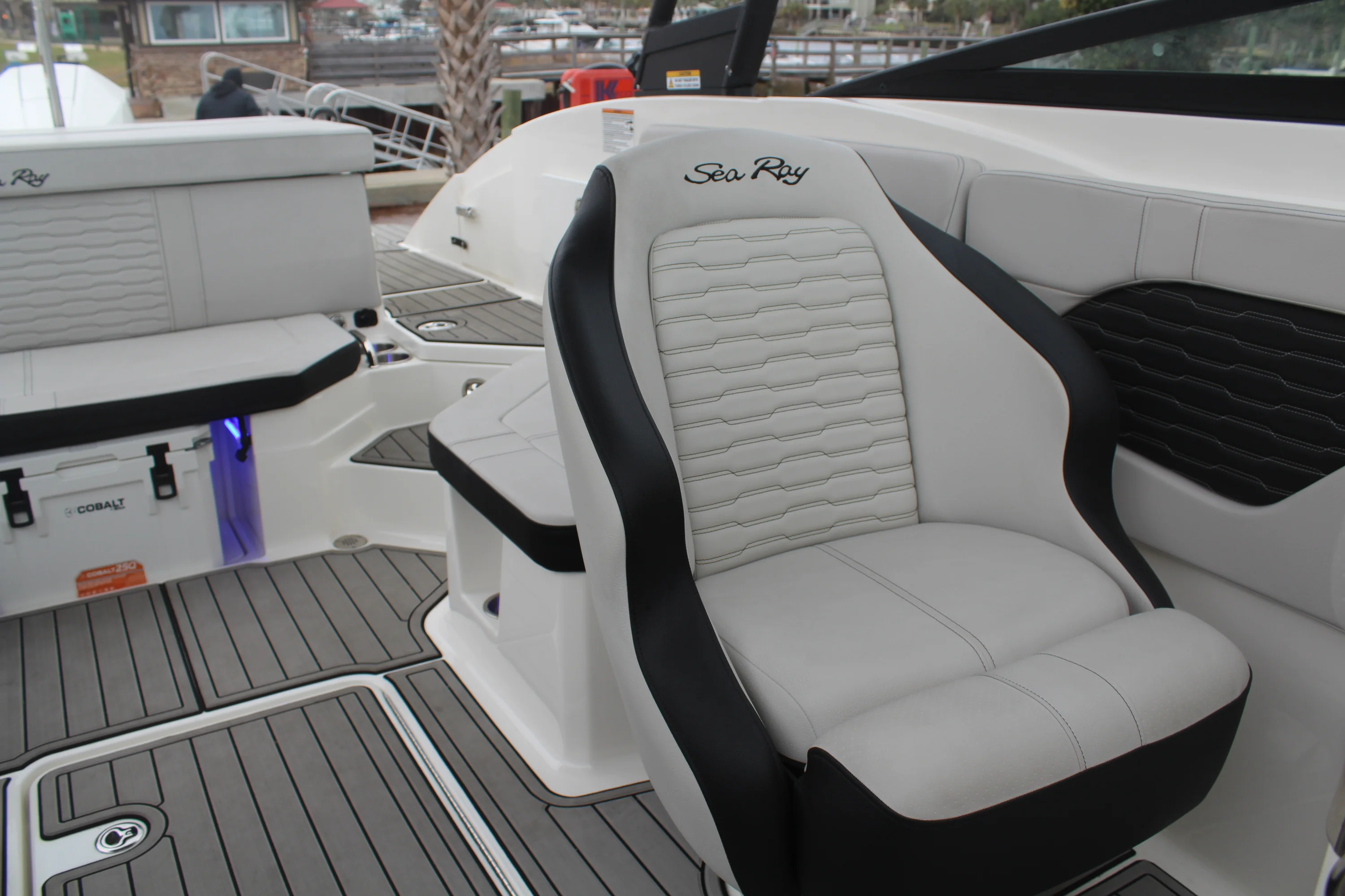 2024 Sea Ray 230 SPX OB Image Thumbnail #21