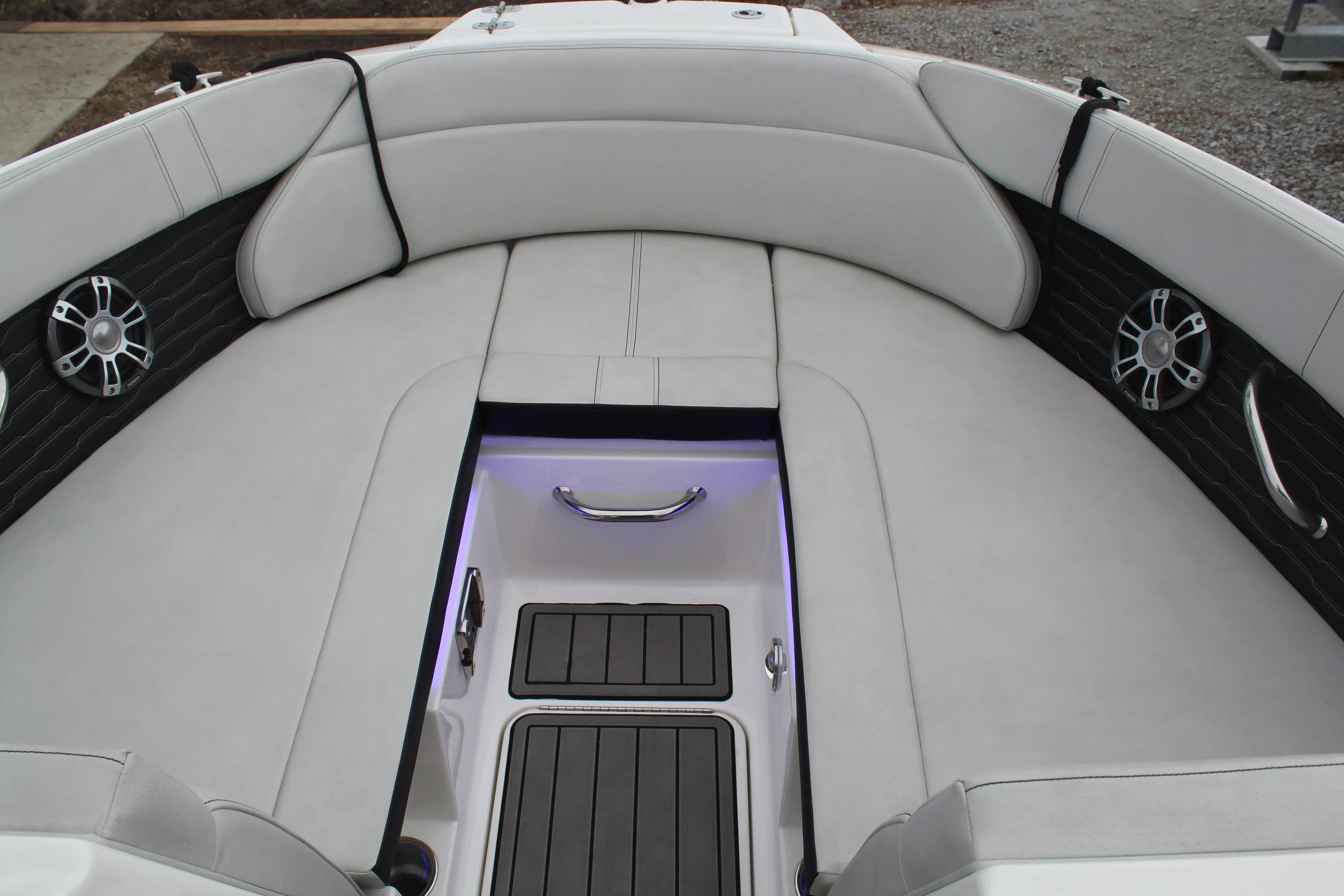 2024 Sea Ray 230 SPX OB Image Thumbnail #12