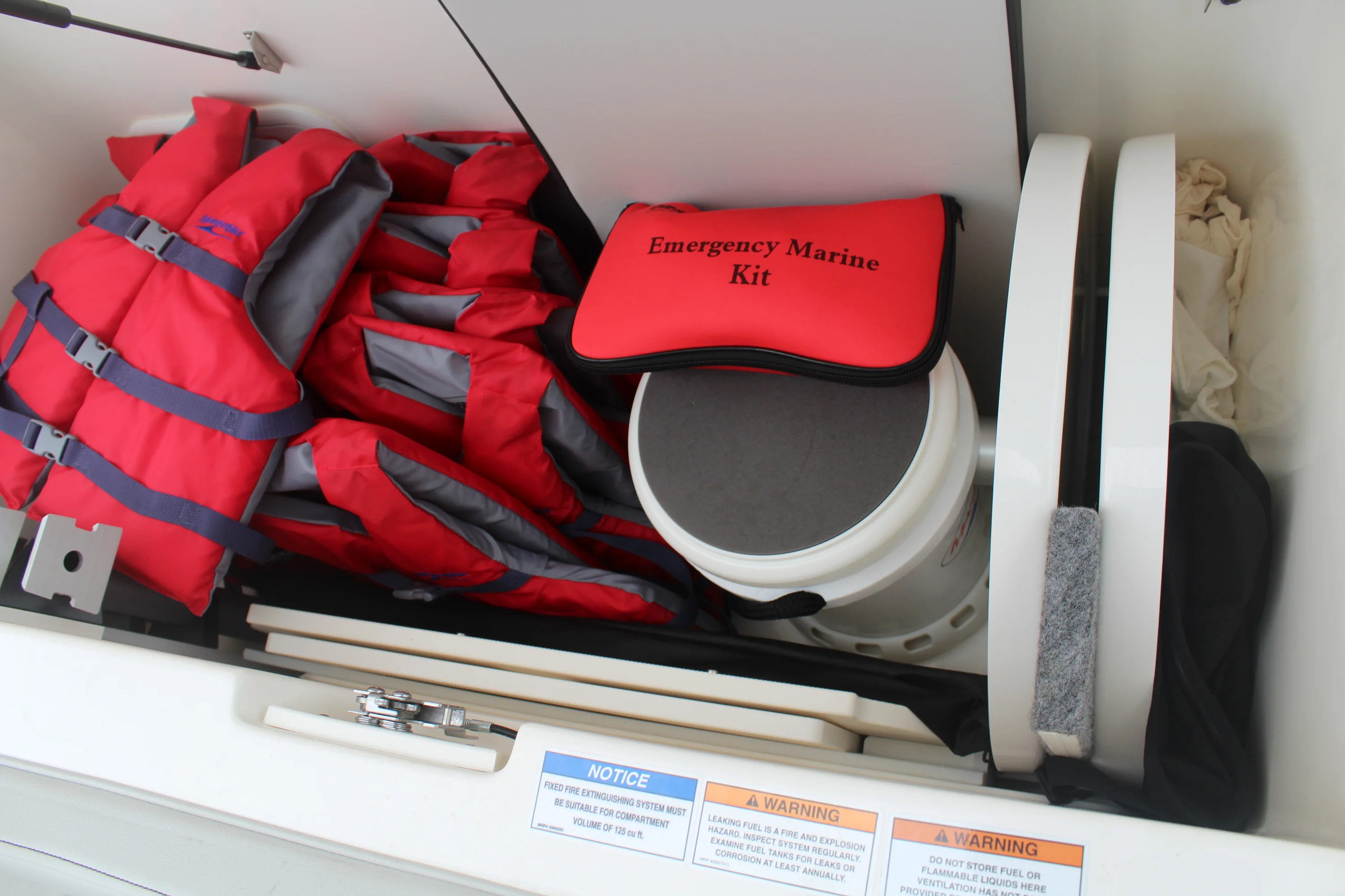 2024 Sea Ray 230 SPX OB Image Thumbnail #24