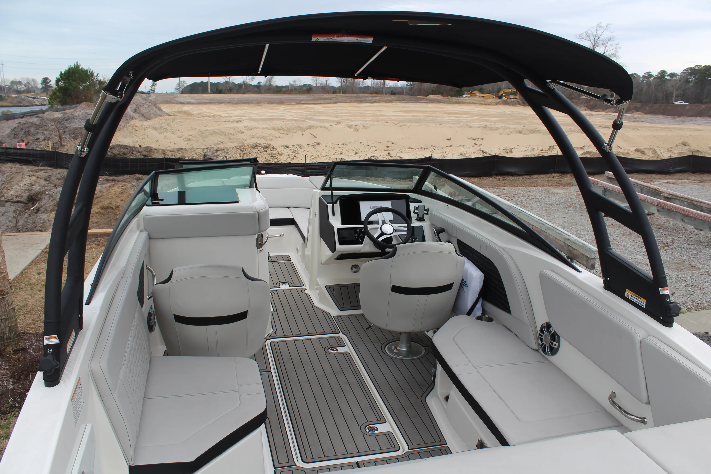 2024 Sea Ray 230 SPX OB Image Thumbnail #7