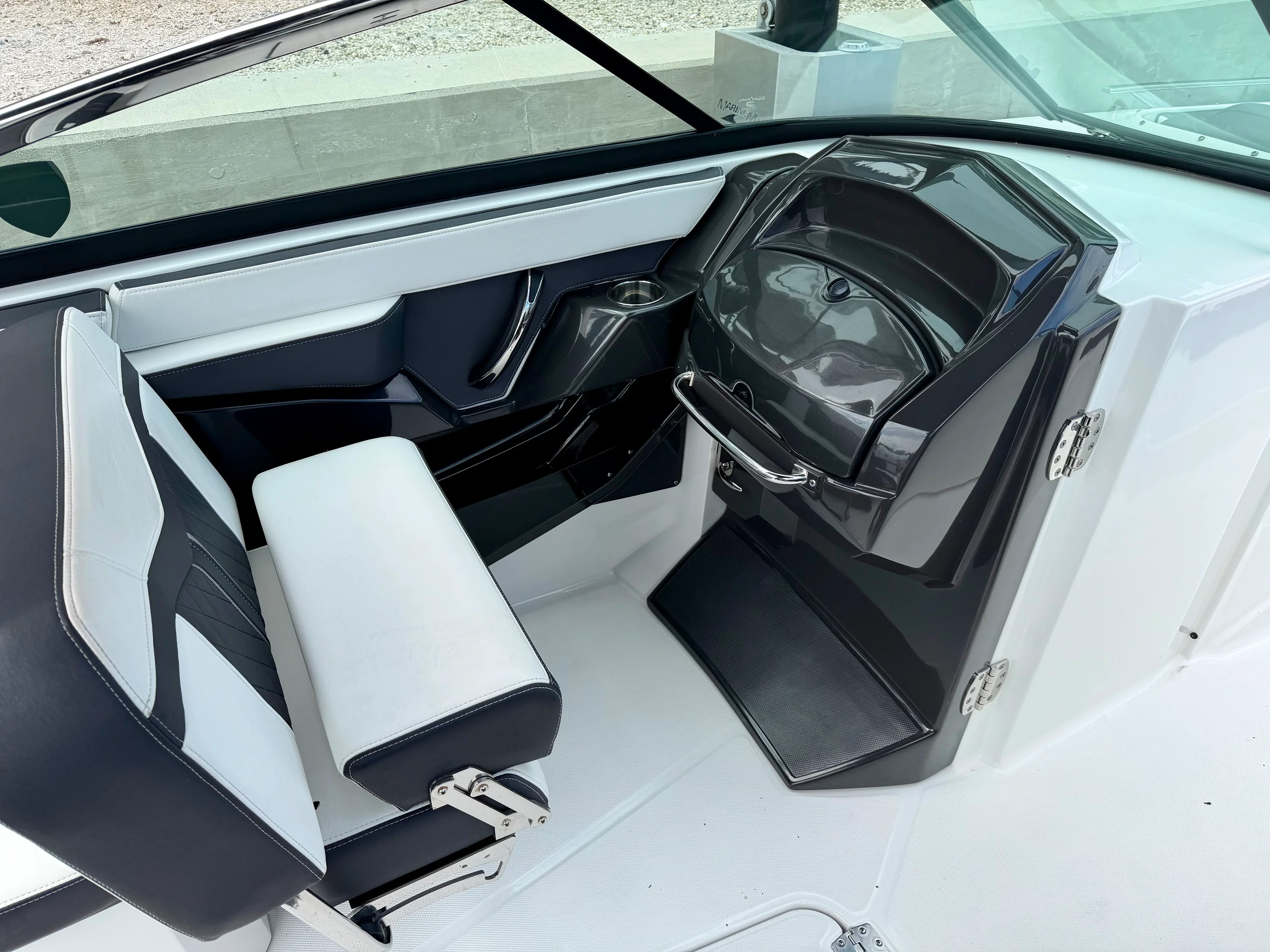 2021 Monterey 275 SS Image Thumbnail #18