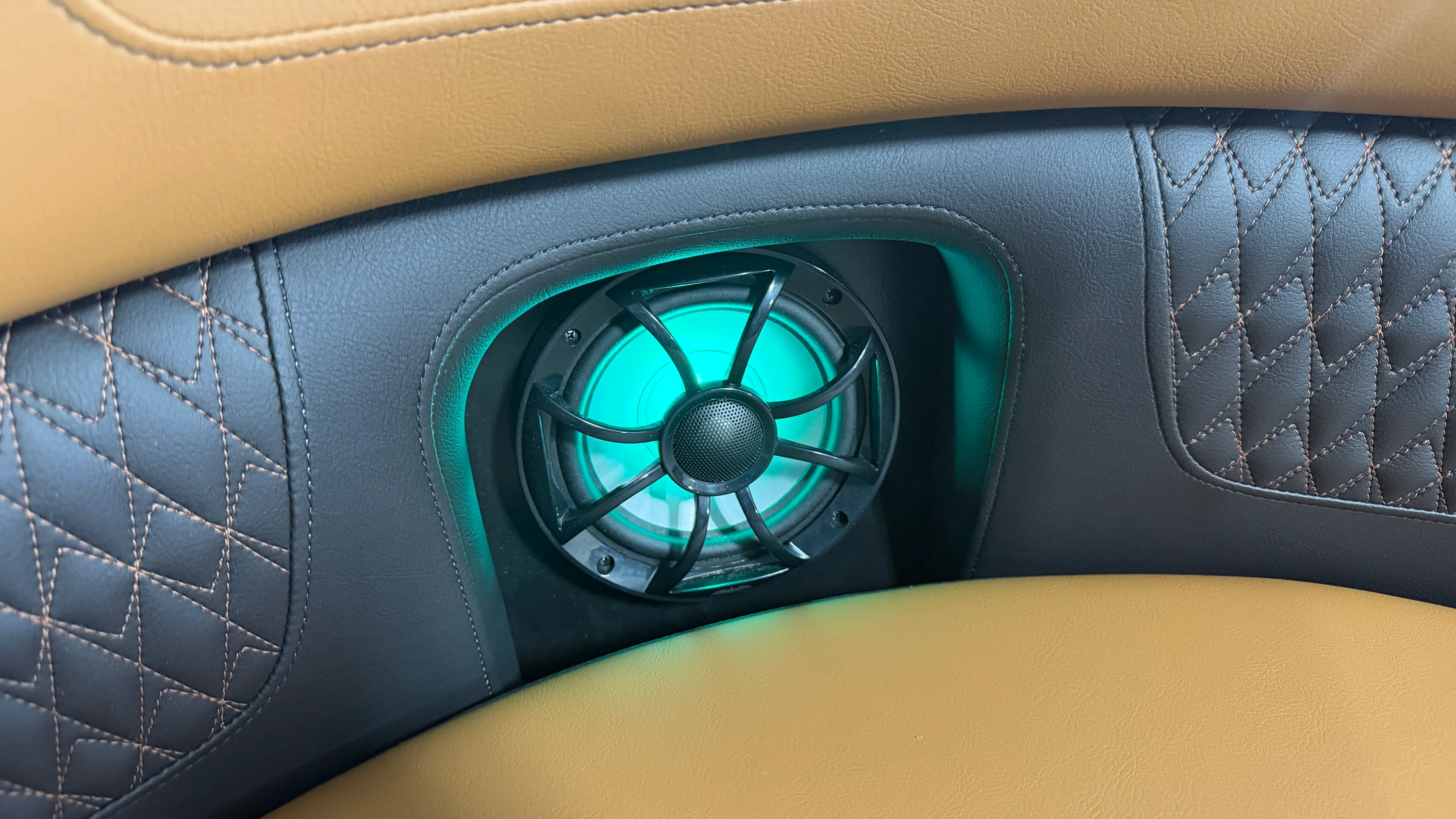 2026 Premier 230 SOLARIS Image Thumbnail #15