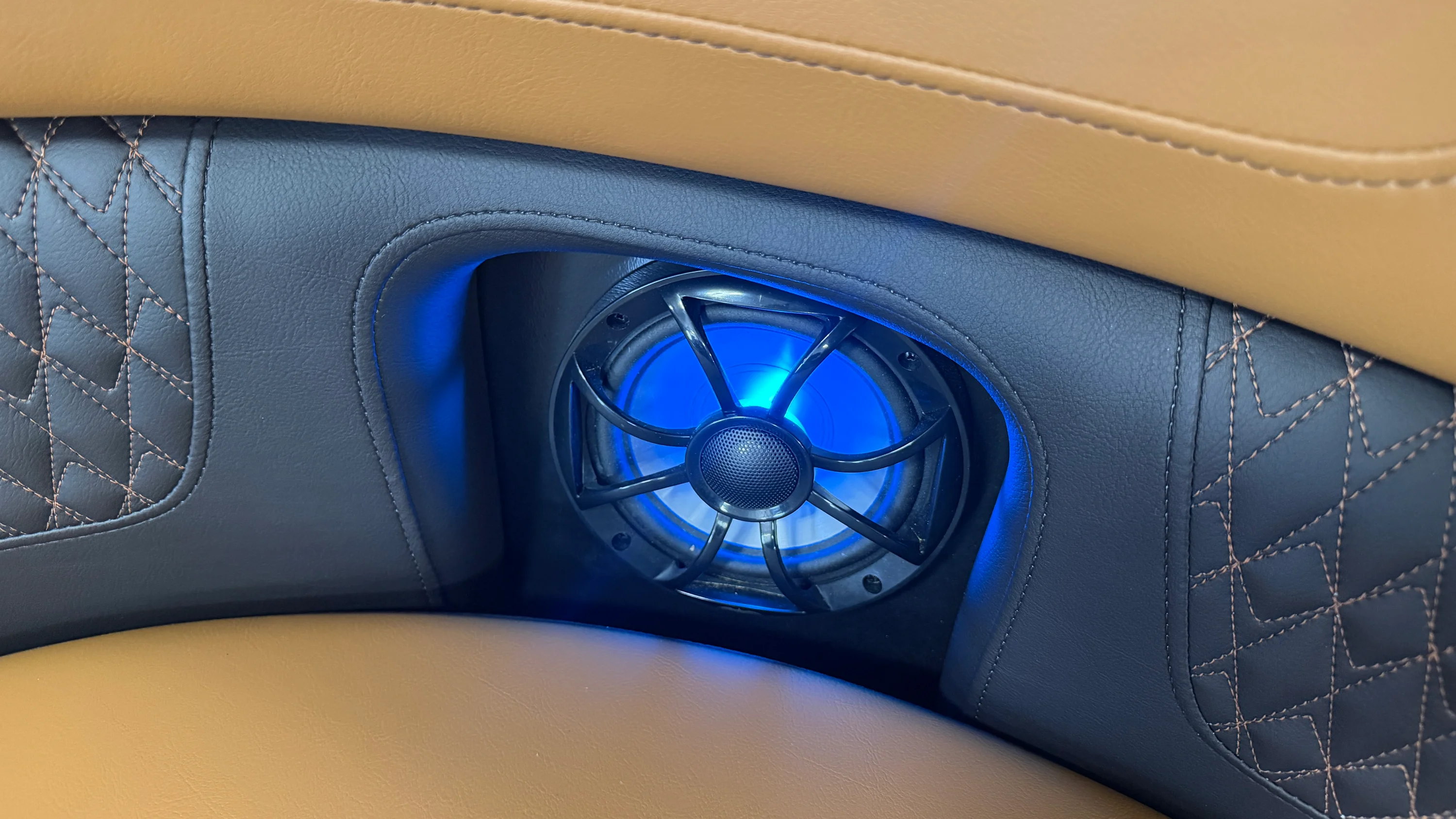 2026 Premier 230 SOLARIS Image Thumbnail #27