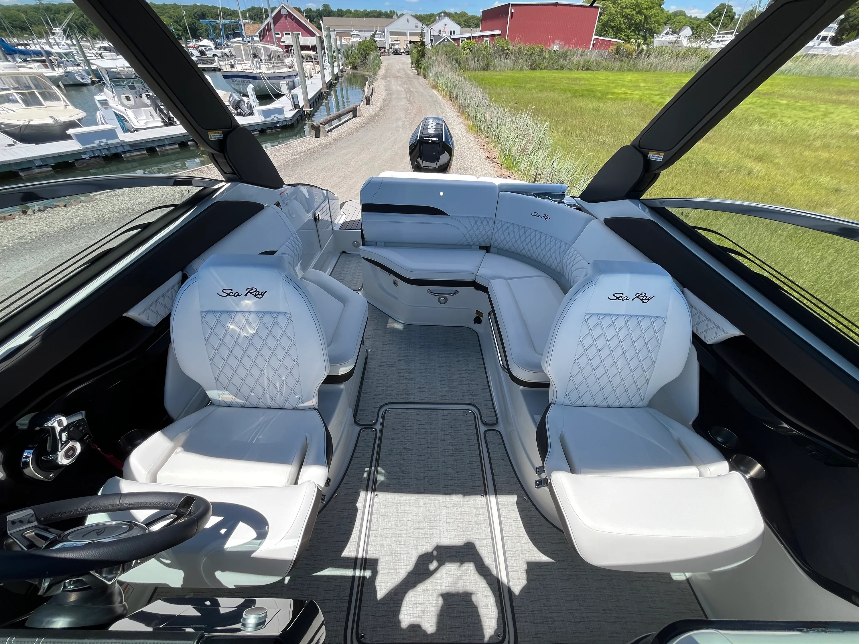 2026 Sea Ray SLX 260 Outboard Image Thumbnail #10