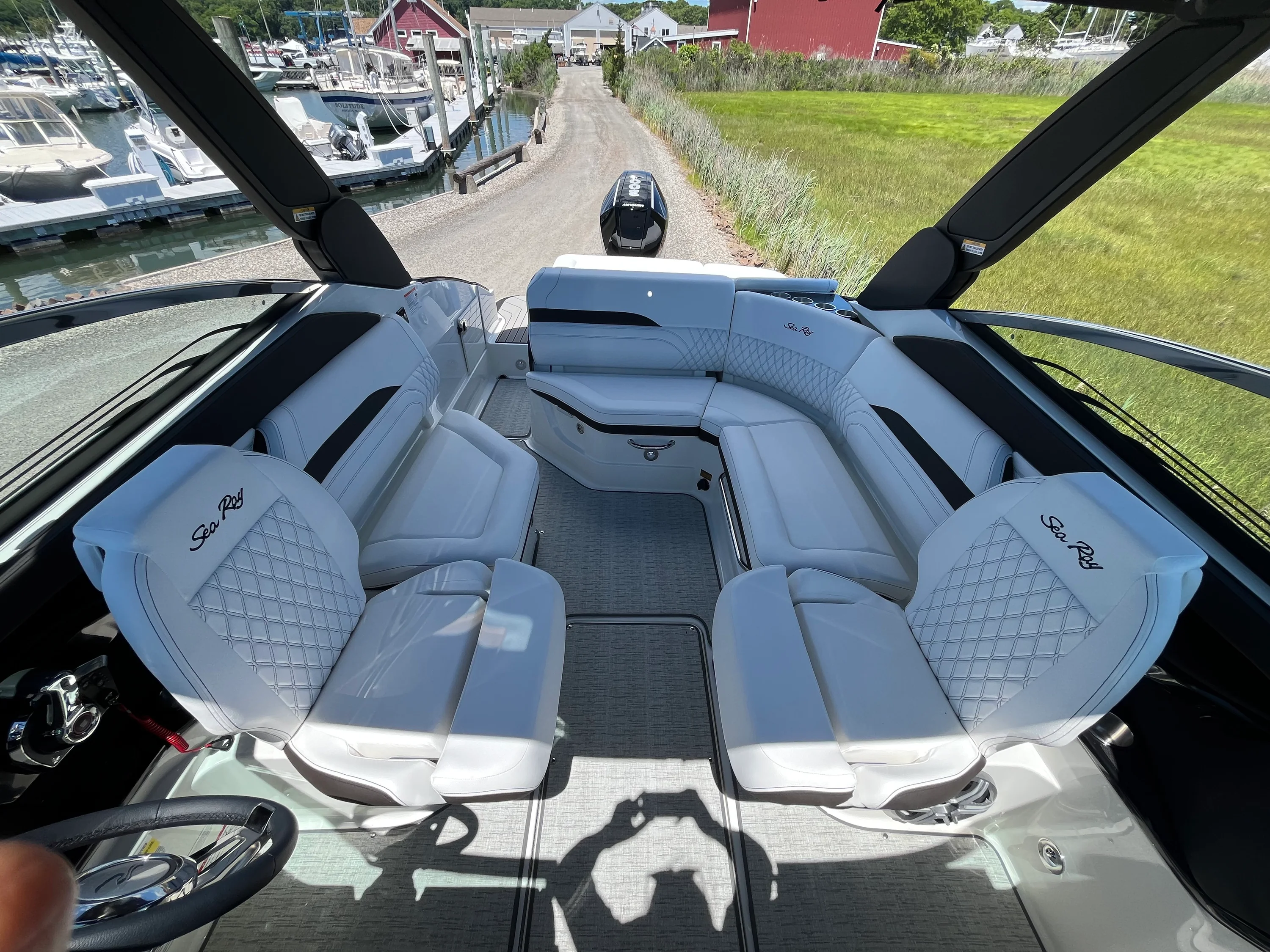 2026 Sea Ray SLX 260 Outboard Image Thumbnail #11
