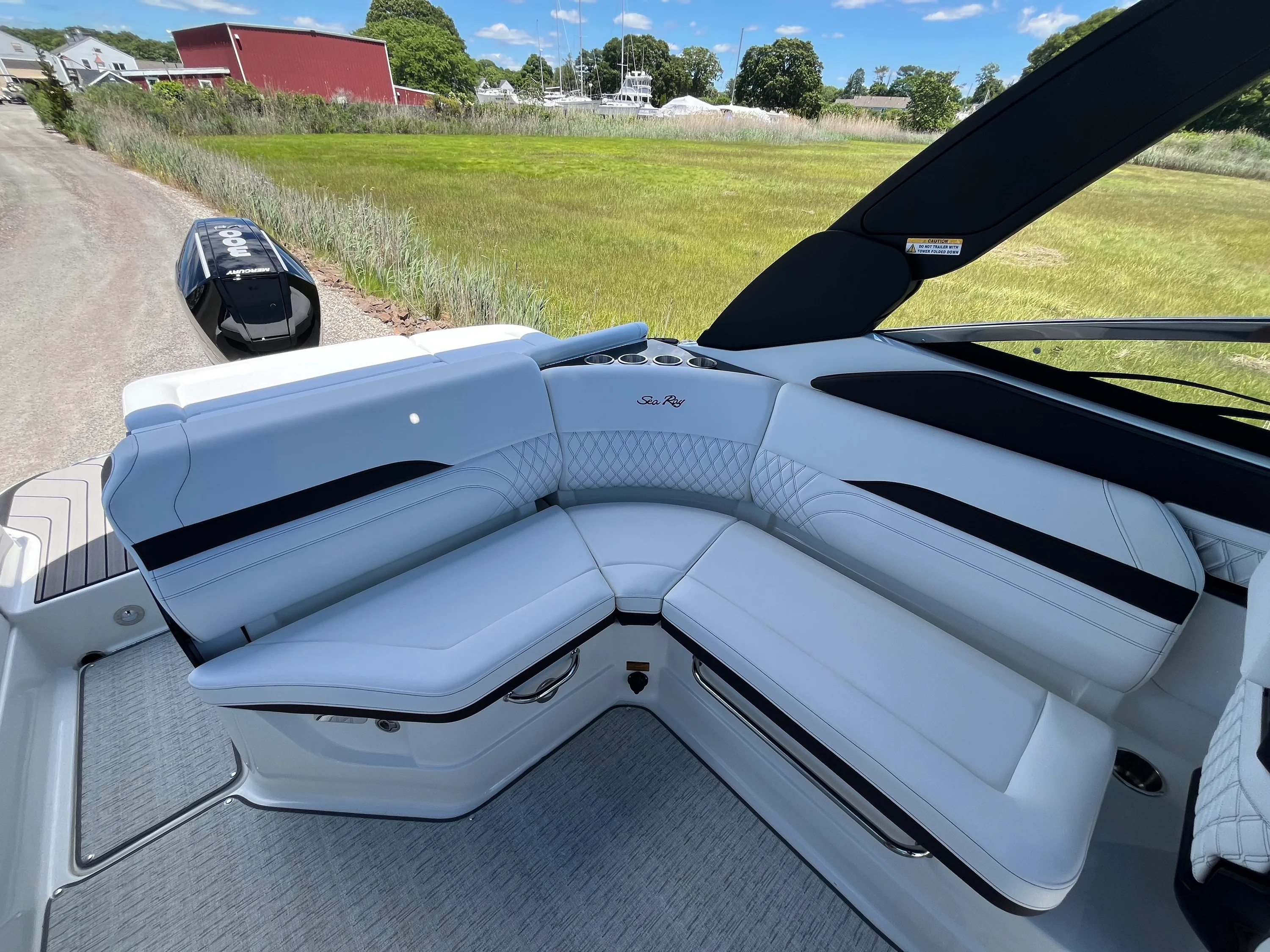 2026 Sea Ray SLX 260 Outboard Image Thumbnail #5