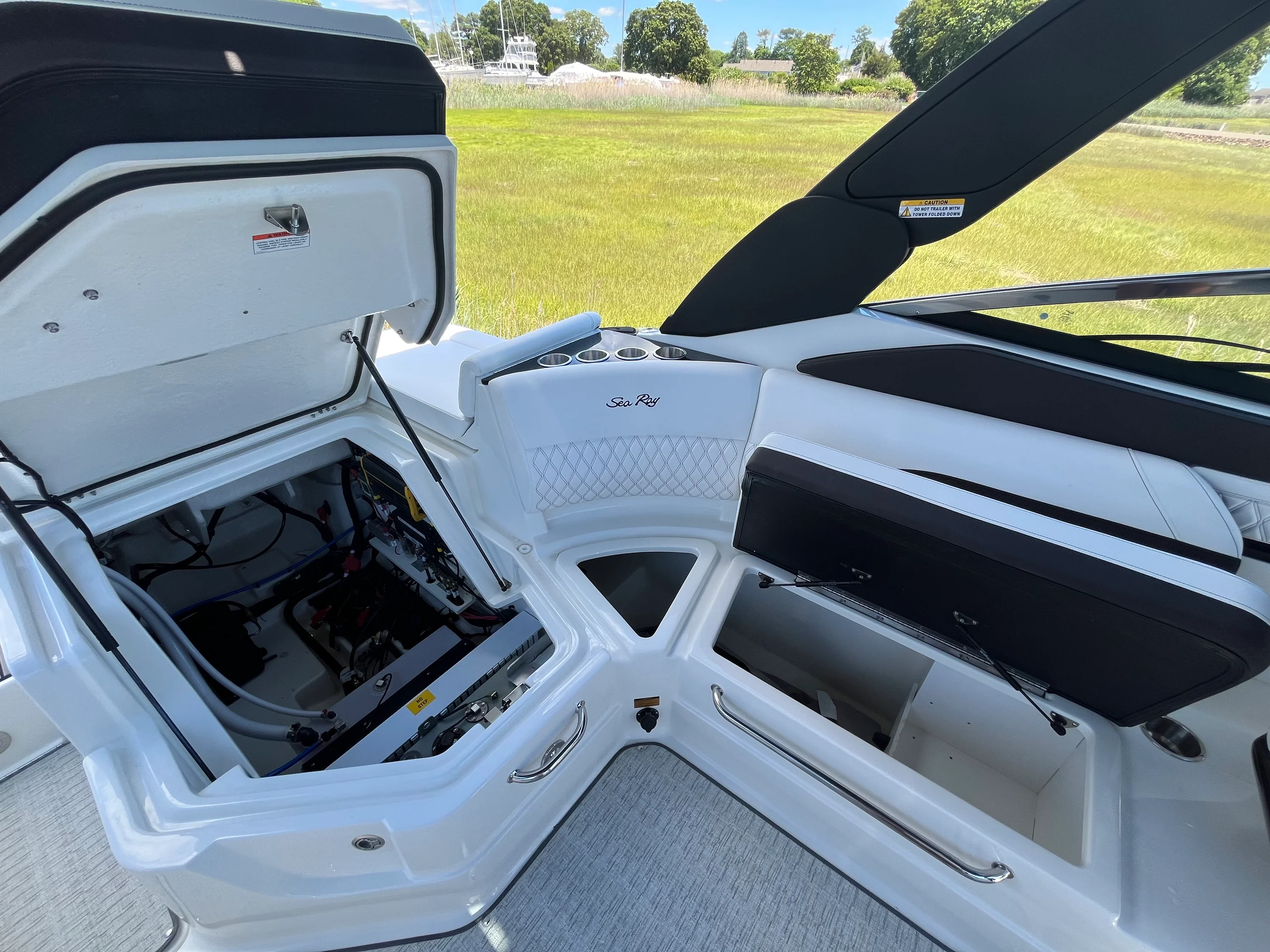 2026 Sea Ray SLX 260 Outboard Image Thumbnail #6