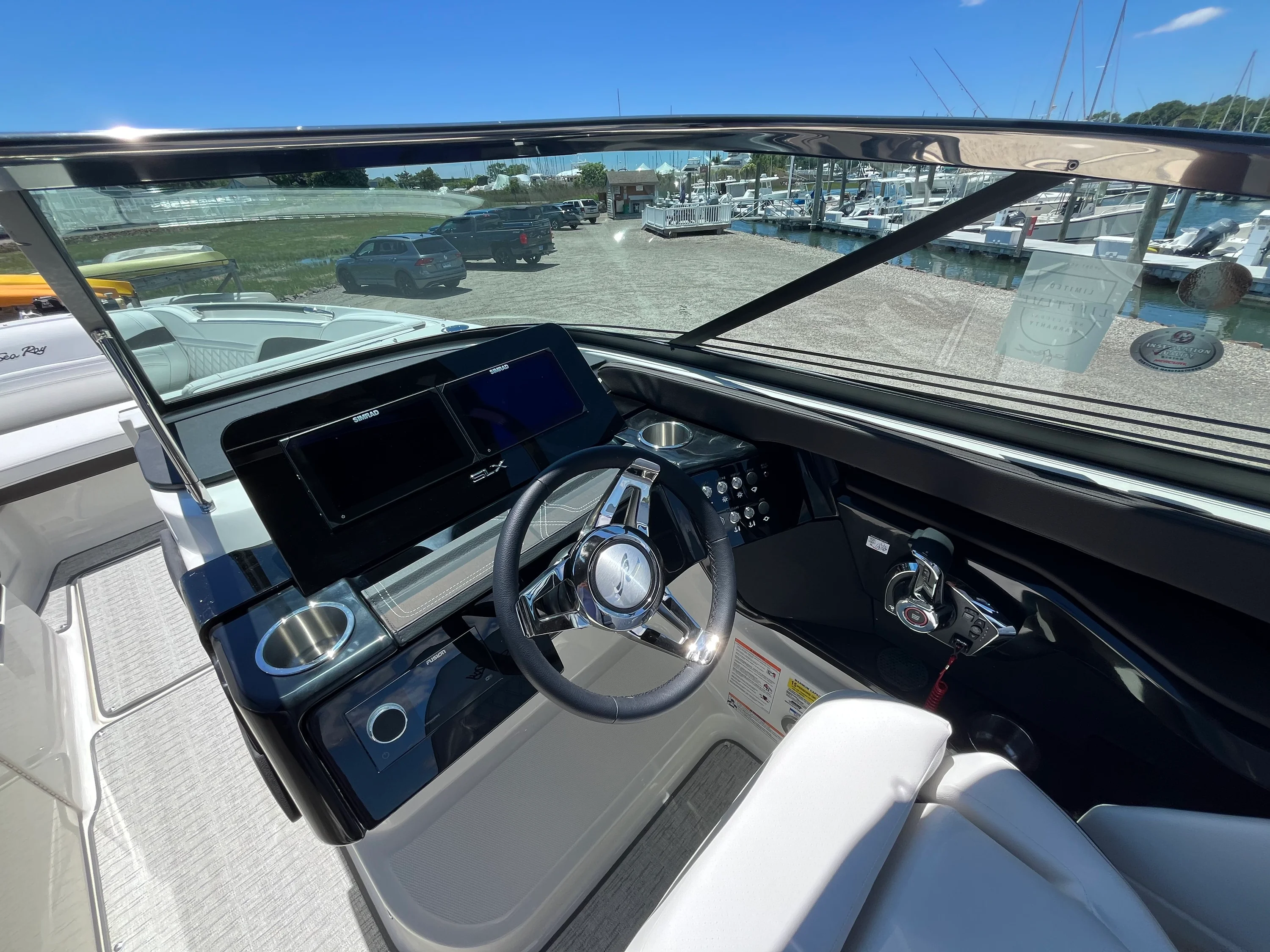 2026 Sea Ray SLX 260 Outboard Image Thumbnail #16