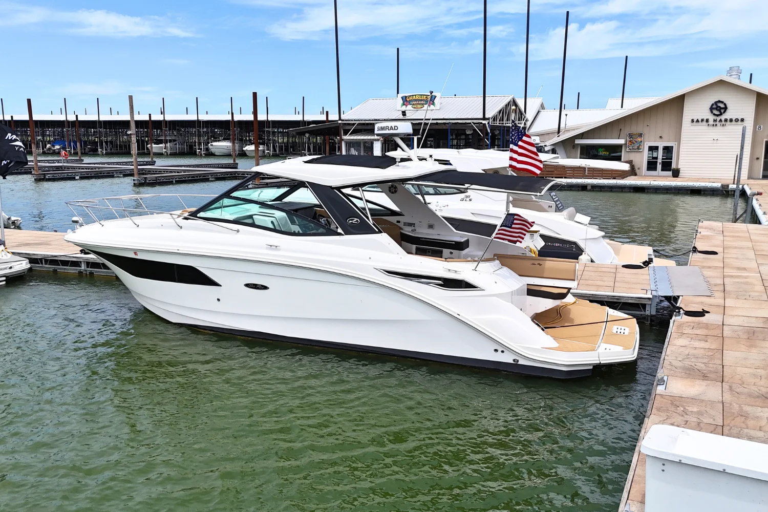 2024 Sea Ray 320 SUNDANCER Image Thumbnail #3