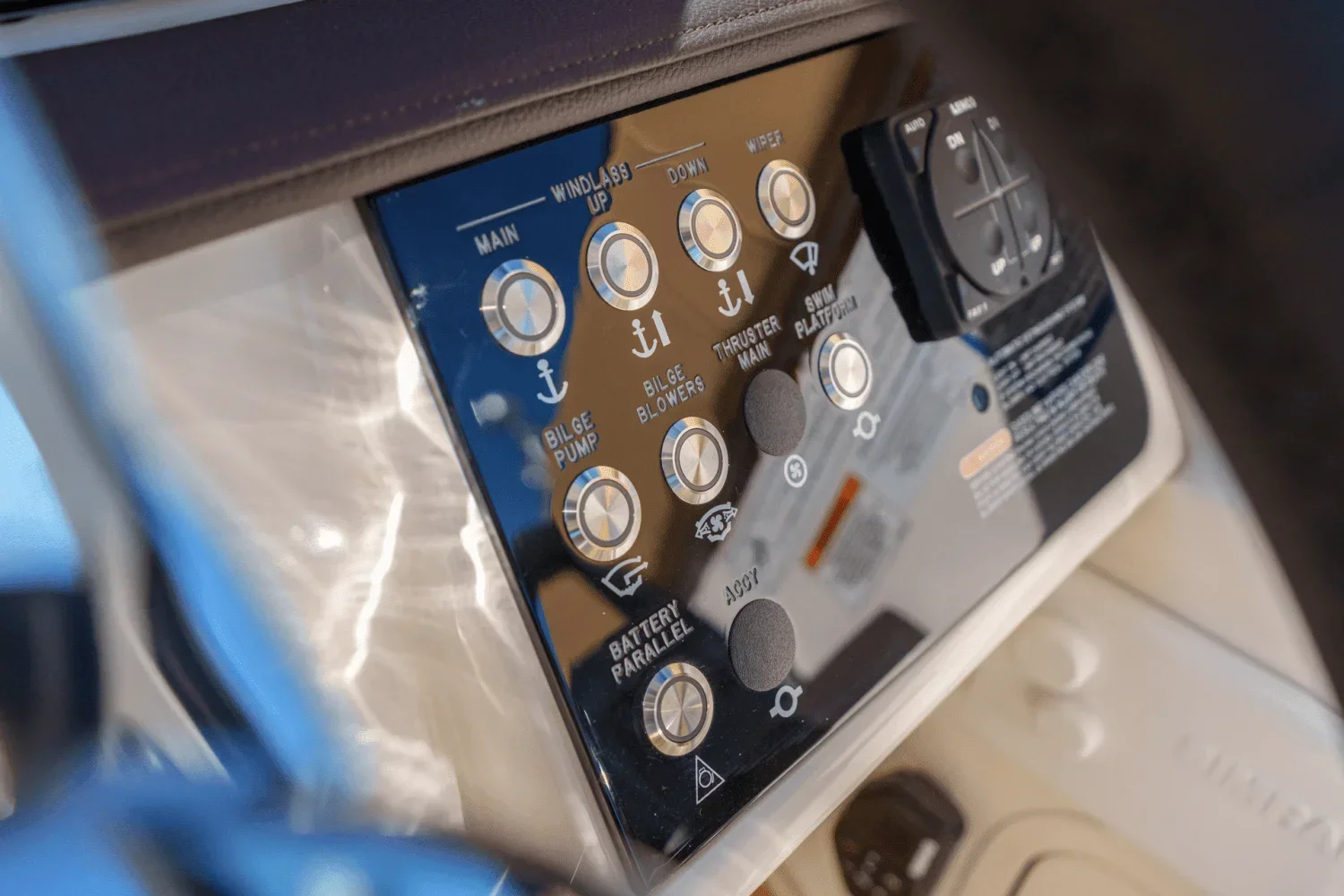 2024 Sea Ray 320 SUNDANCER Image Thumbnail #20