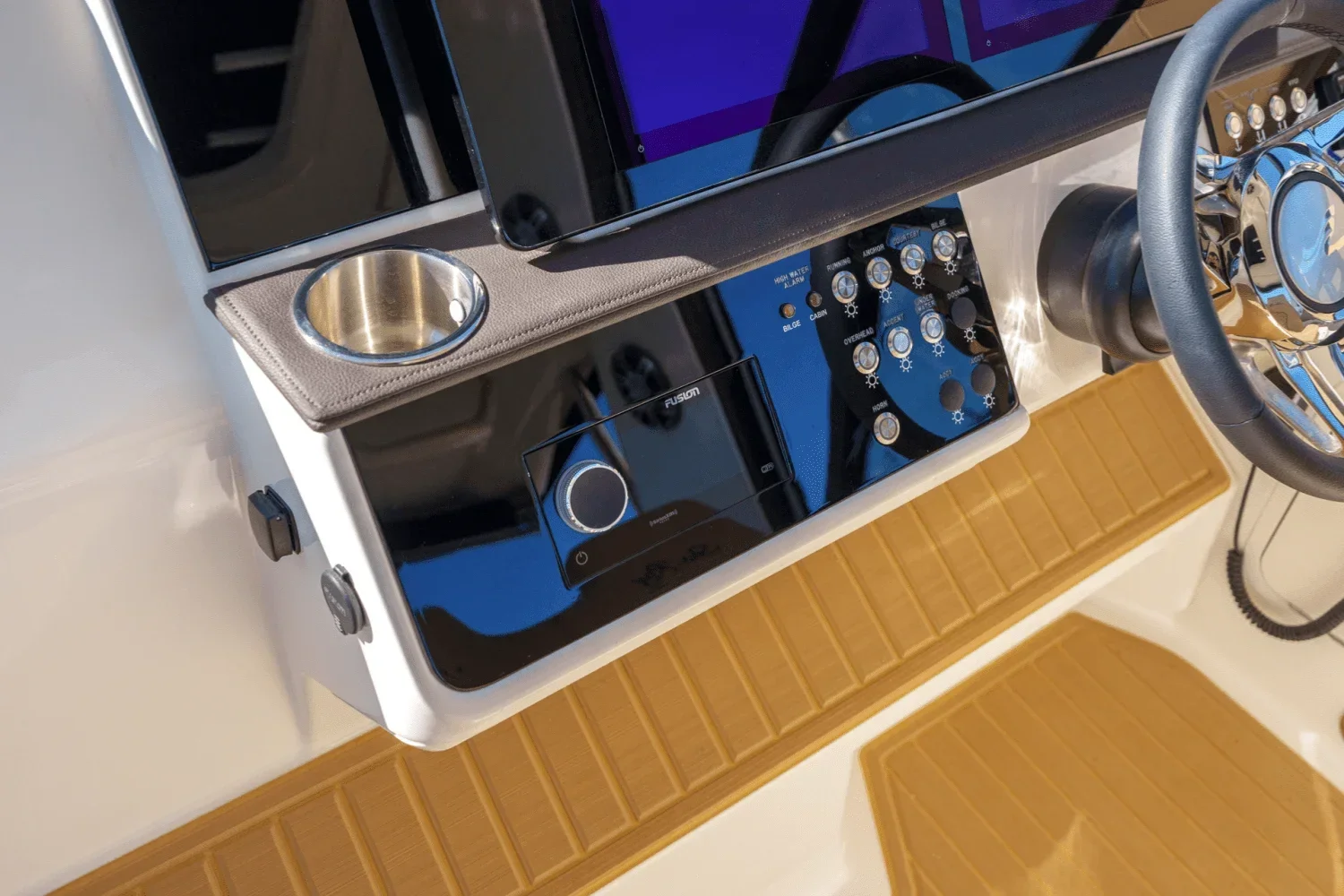 2024 Sea Ray 320 SUNDANCER Image Thumbnail #19