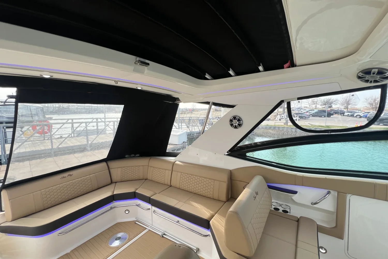 2024 Sea Ray 320 SUNDANCER Image Thumbnail #7