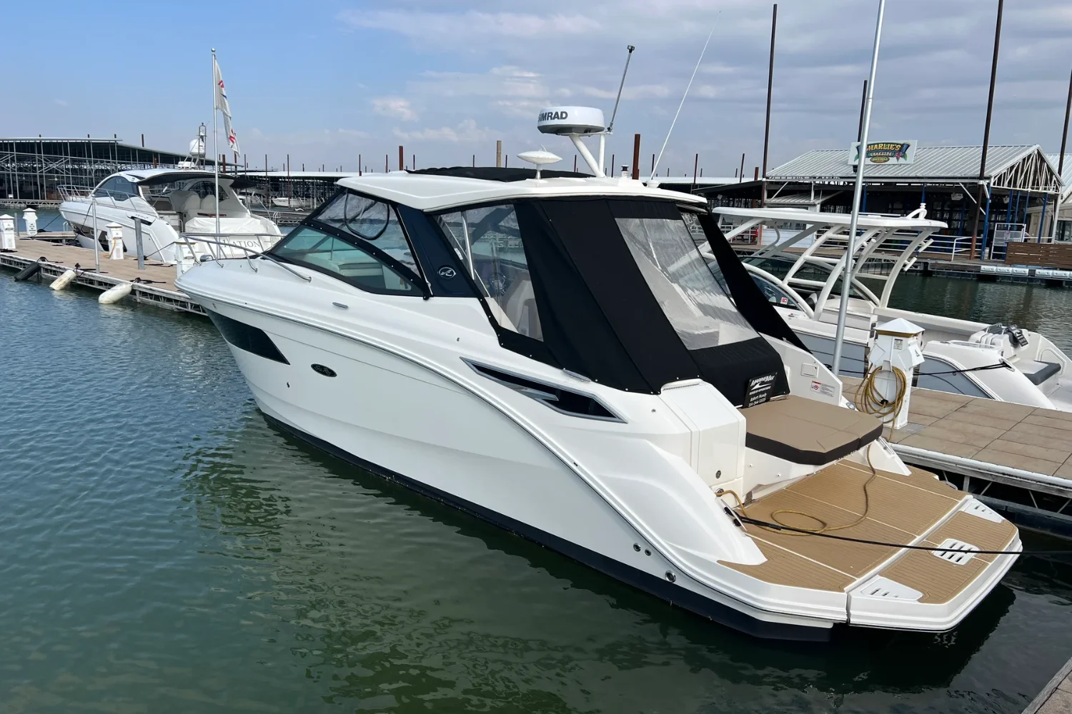 2024 Sea Ray 320 SUNDANCER Image Thumbnail #3