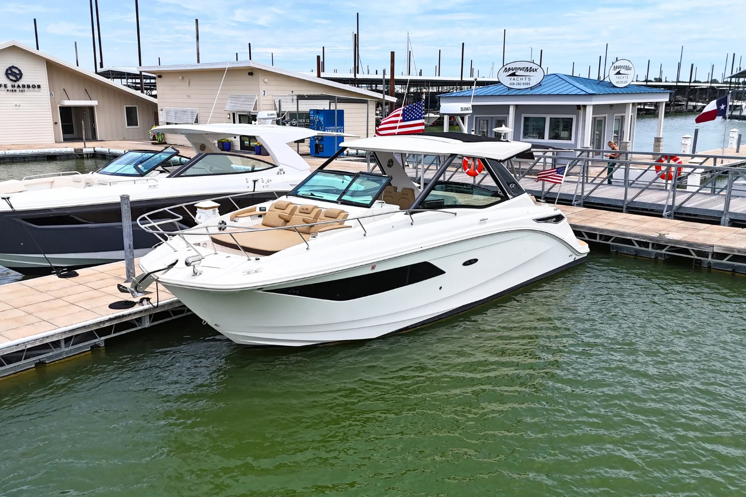 2024 Sea Ray 320 SUNDANCER Image Thumbnail #2