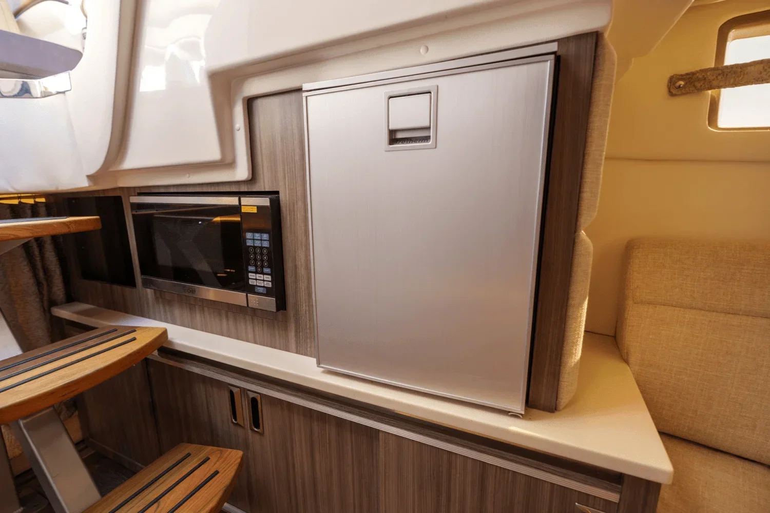 2024 Sea Ray 320 SUNDANCER Image Thumbnail #33