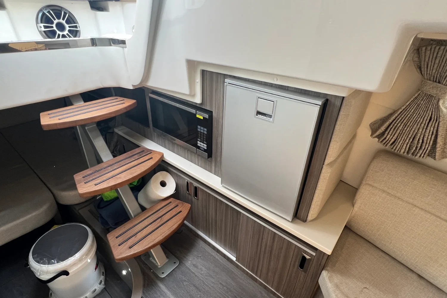 2024 Sea Ray 320 SUNDANCER Image Thumbnail #32