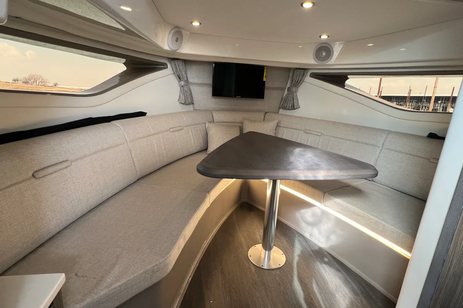 2024 Sea Ray 320 SUNDANCER Image Thumbnail #30