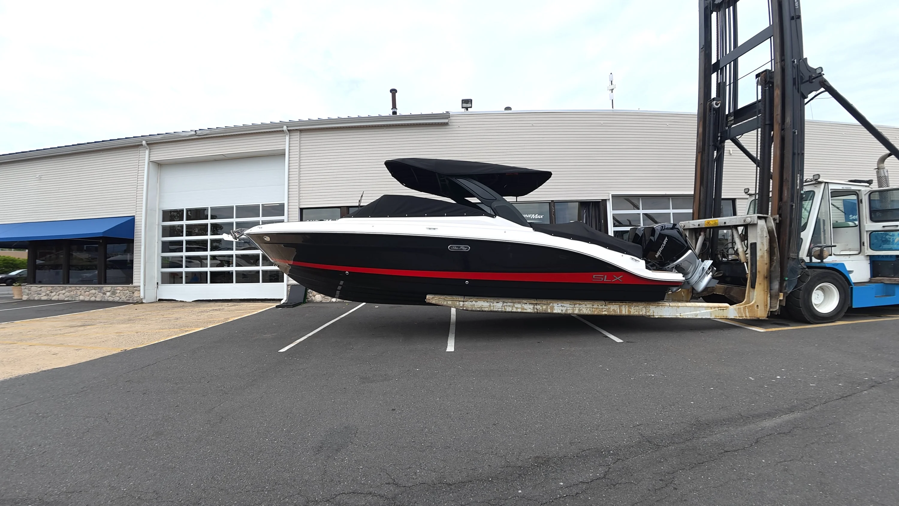 2026 Sea Ray SLX 280 Outboard Image Thumbnail #1