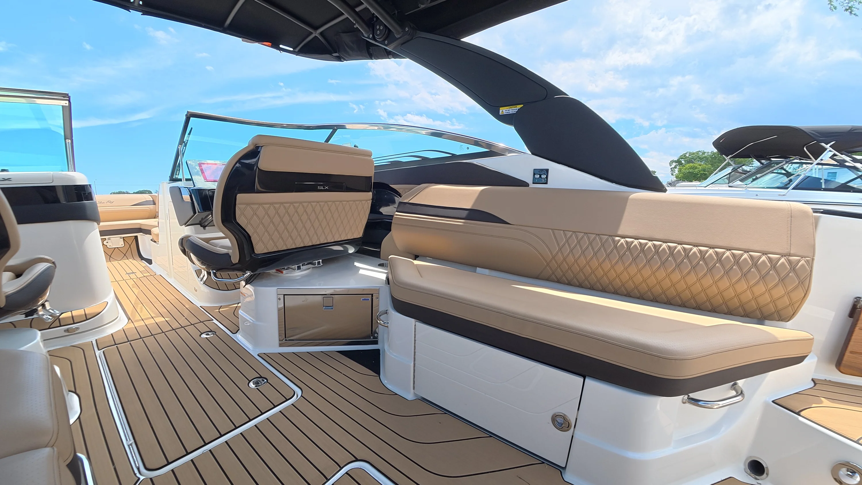 2026 Sea Ray SLX 280 Outboard Image Thumbnail #17