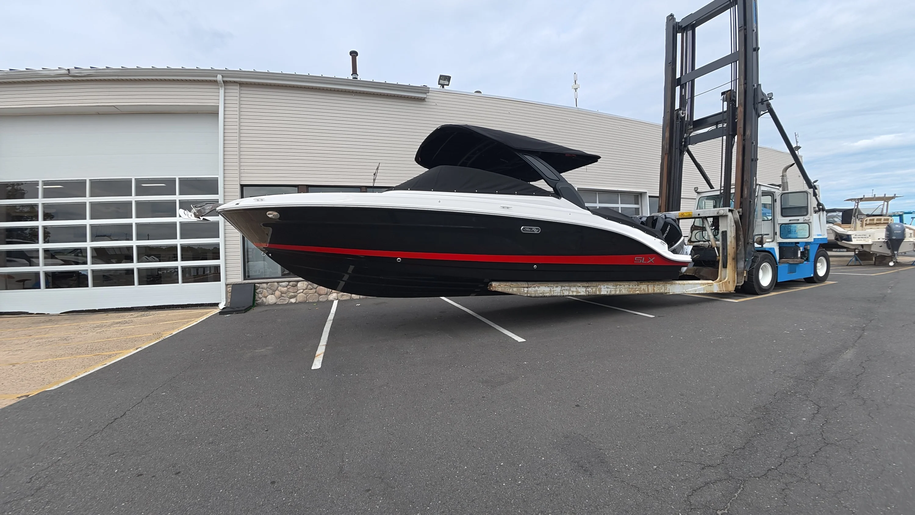 2026 Sea Ray SLX 280 Outboard Image Thumbnail #2