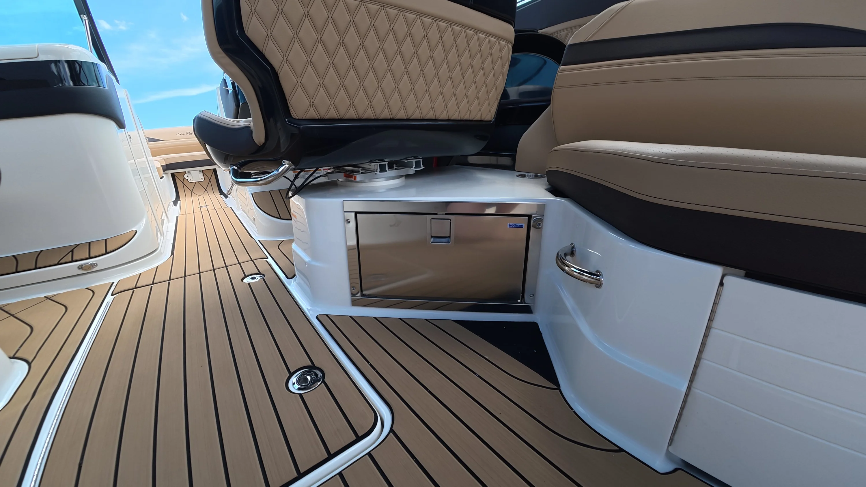 2026 Sea Ray SLX 280 Outboard Image Thumbnail #19