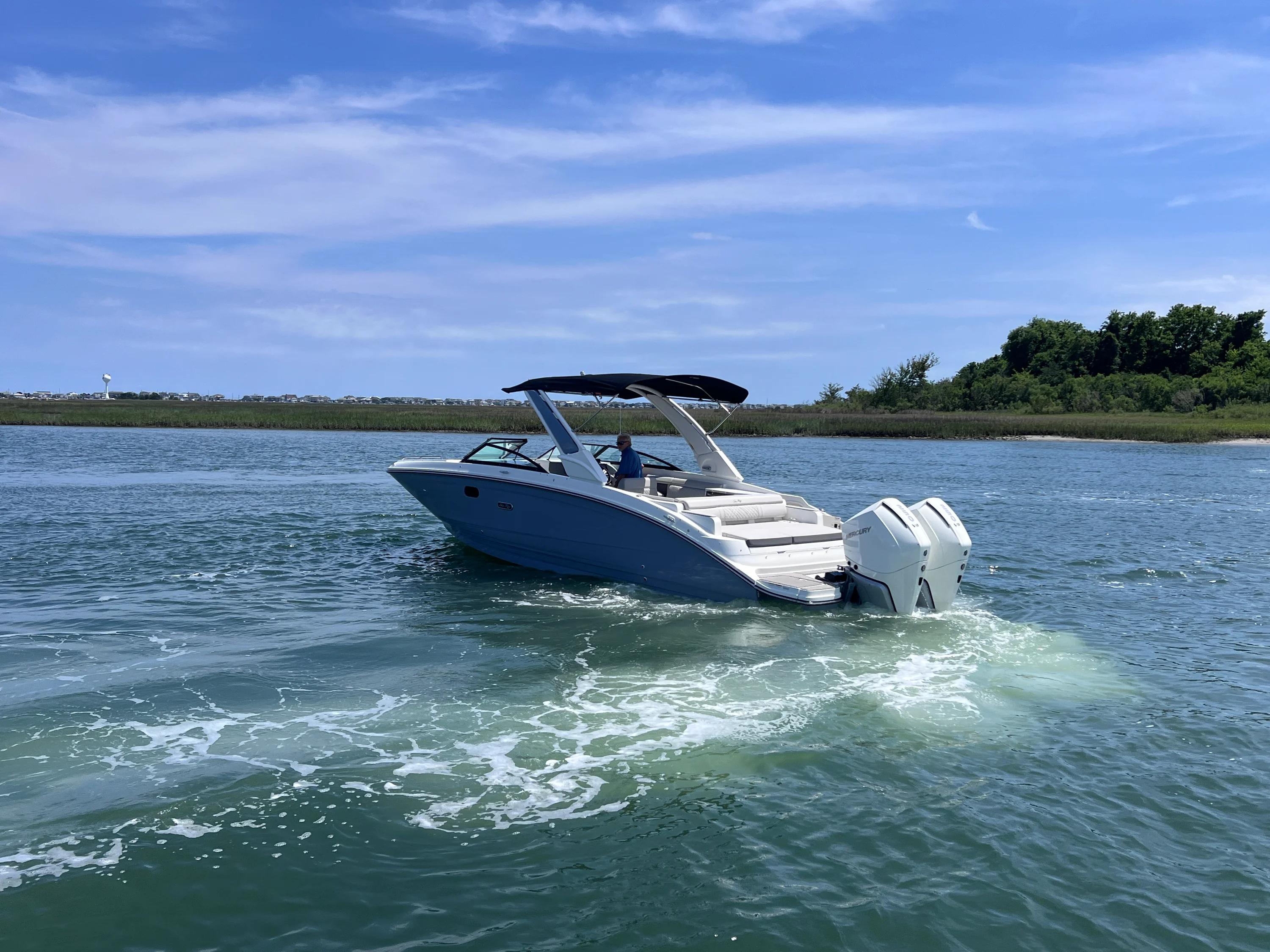 2026 Sea Ray SDX 290 Outboard Image Thumbnail #7