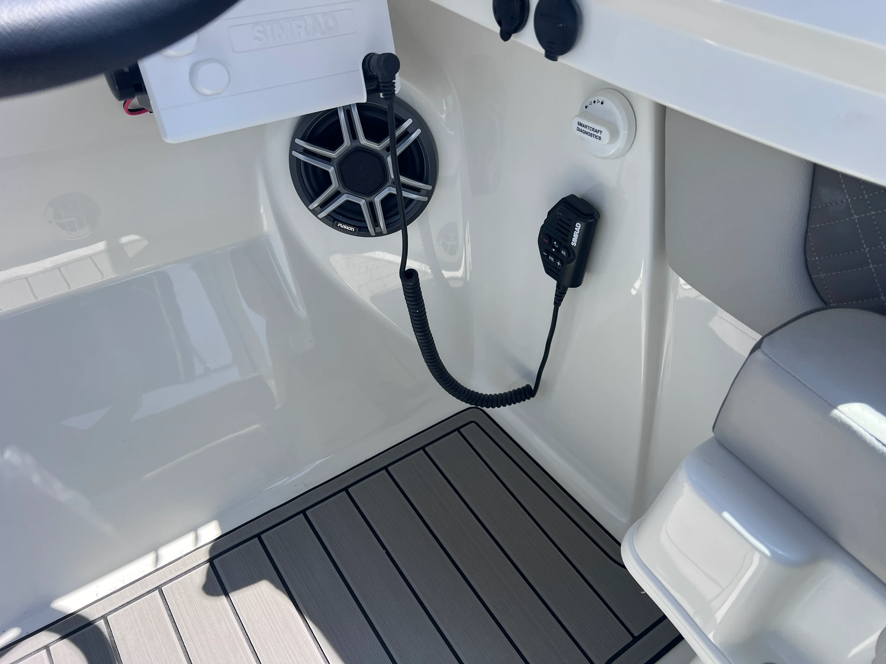 2026 Sea Ray SDX 290 Outboard Image Thumbnail #25