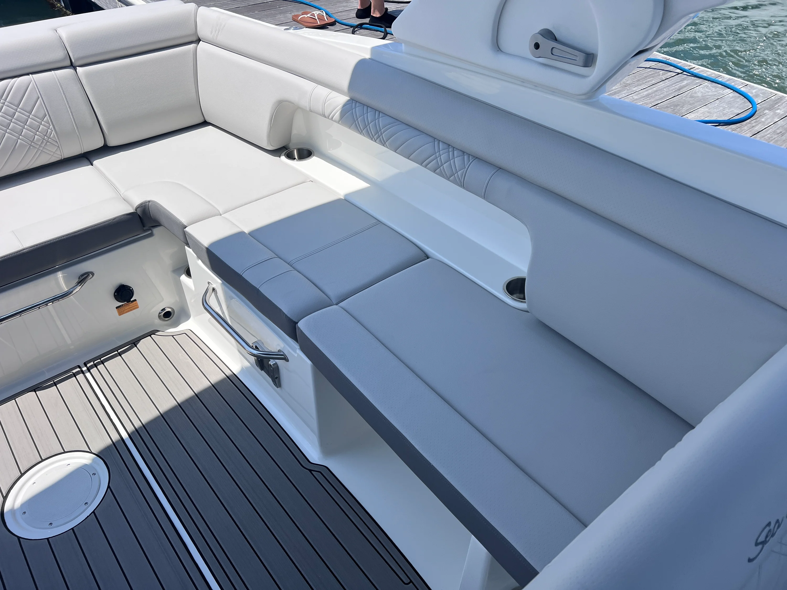 2026 Sea Ray SDX 290 Outboard Image Thumbnail #17