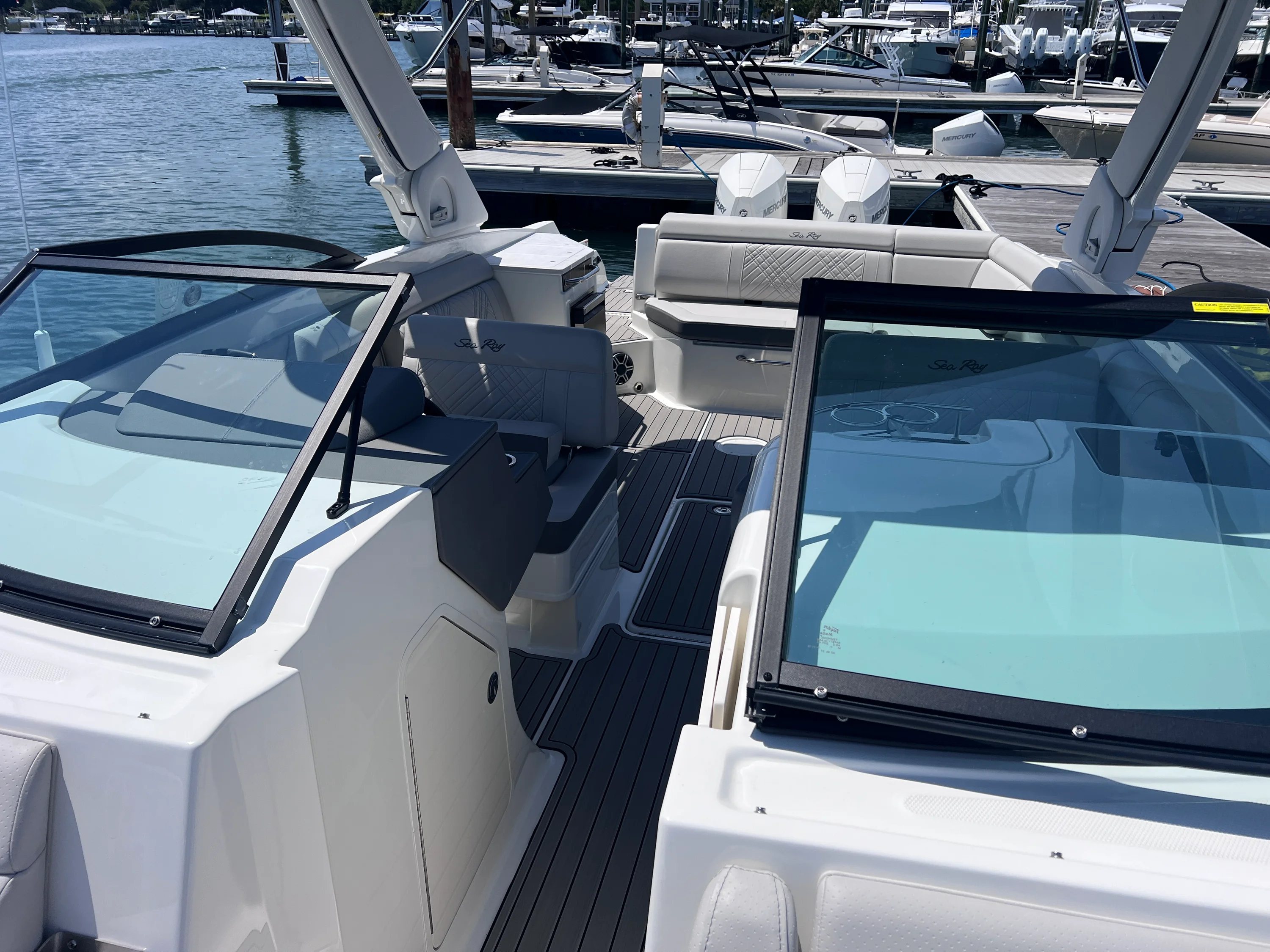 2026 Sea Ray SDX 290 Outboard Image Thumbnail #30