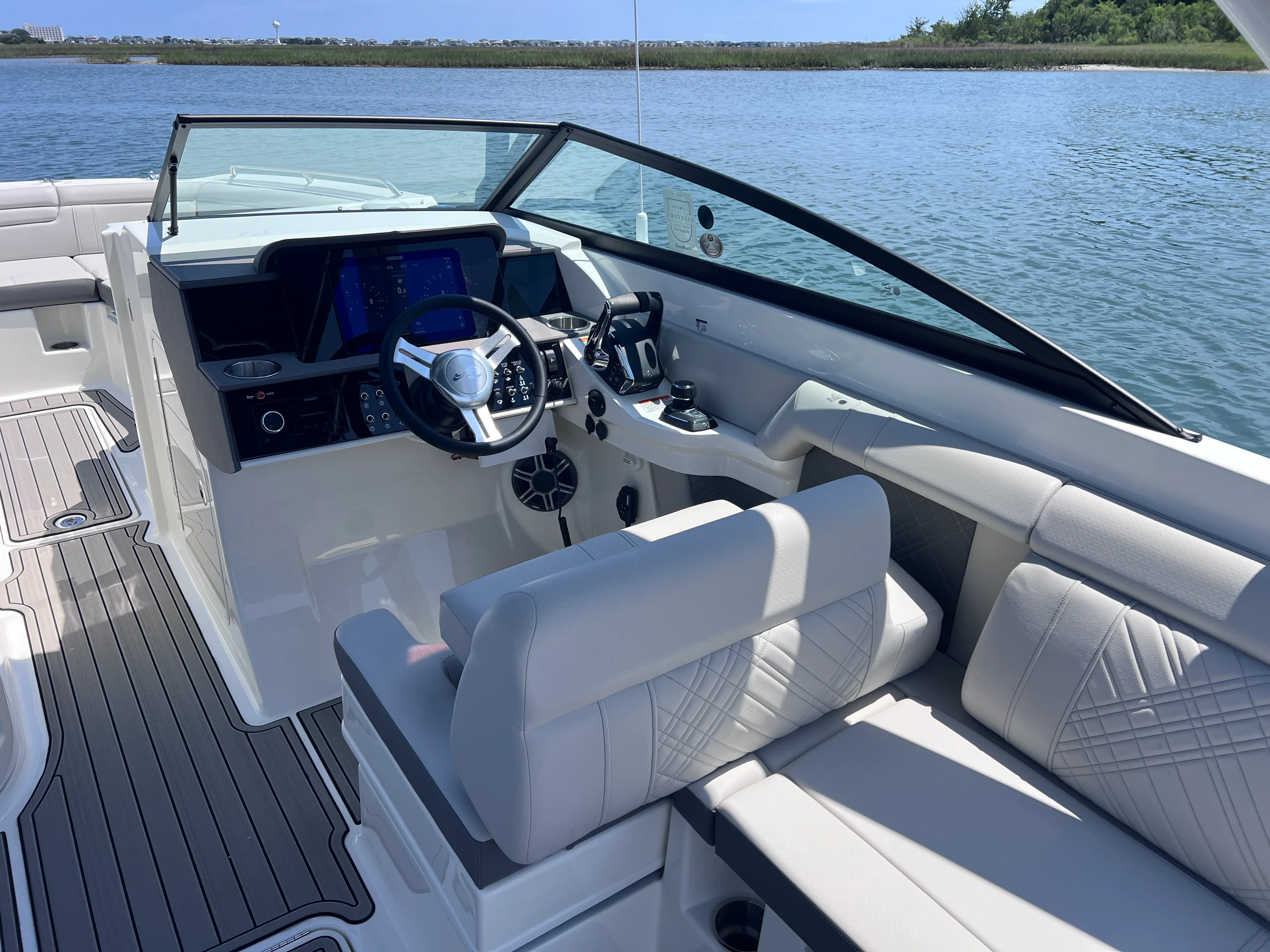 2026 Sea Ray SDX 290 Outboard Image Thumbnail #22