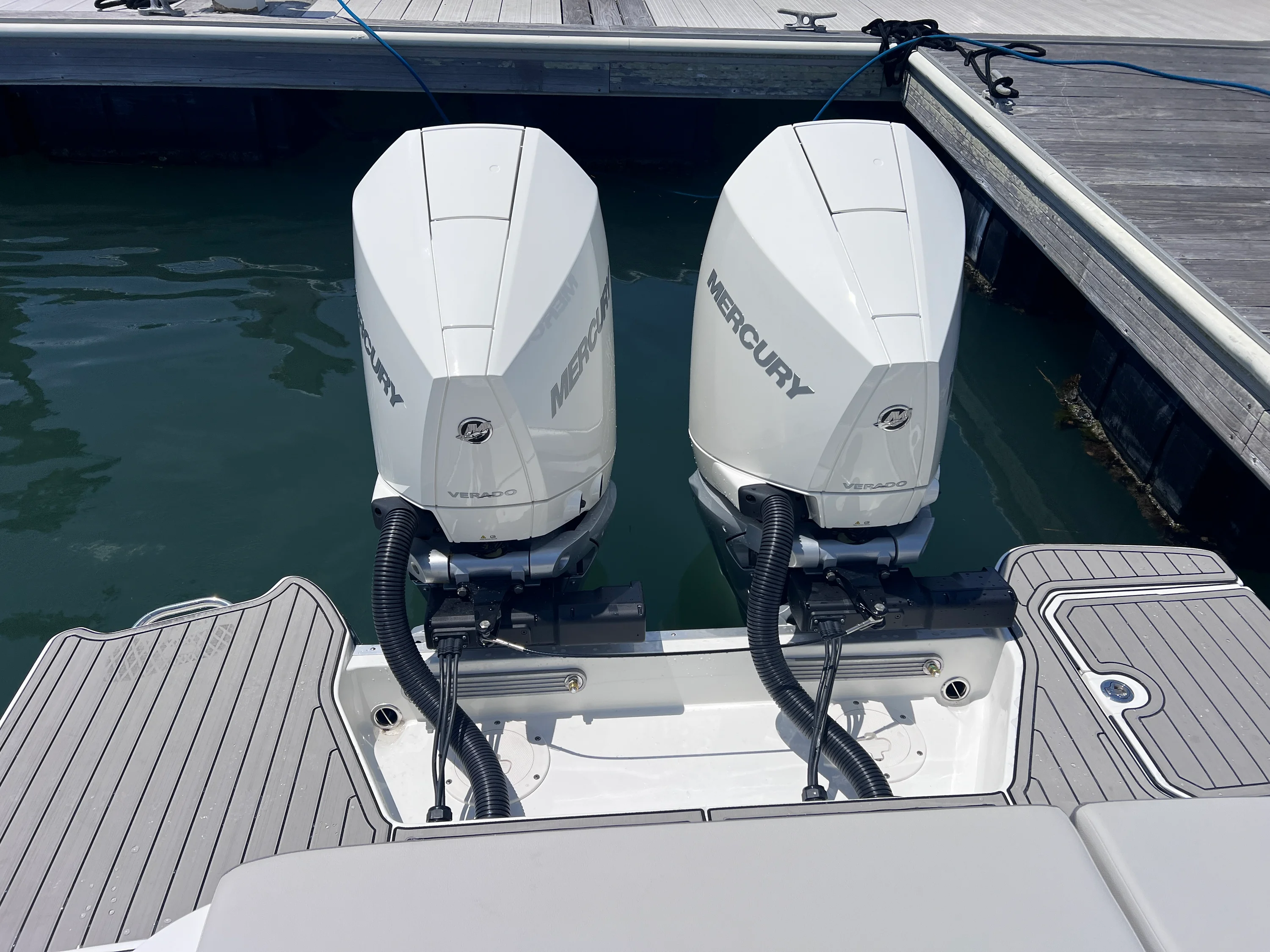 2026 Sea Ray SDX 290 Outboard Image Thumbnail #14