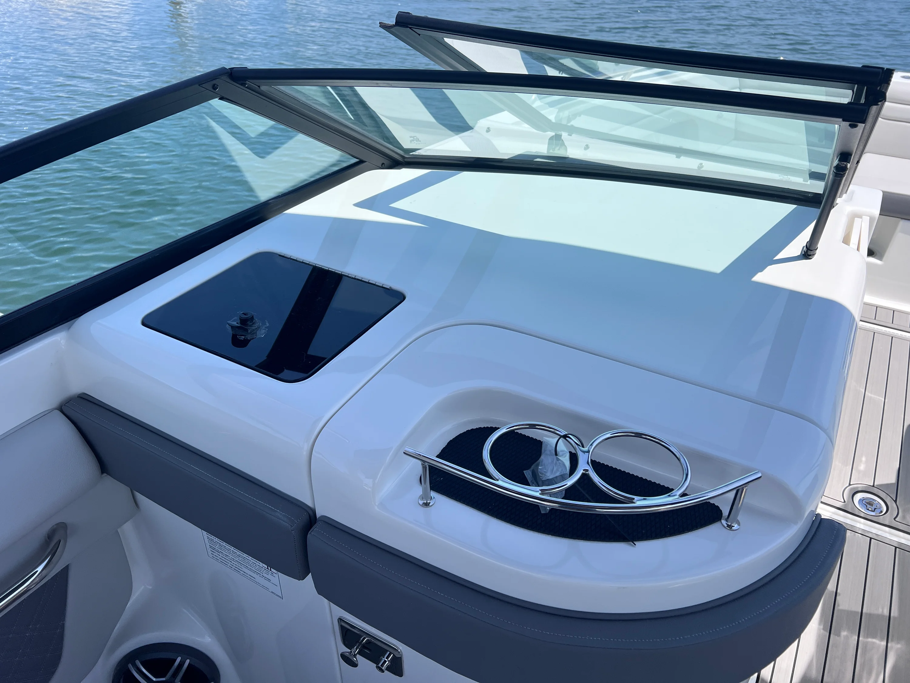 2026 Sea Ray SDX 290 Outboard Image Thumbnail #23