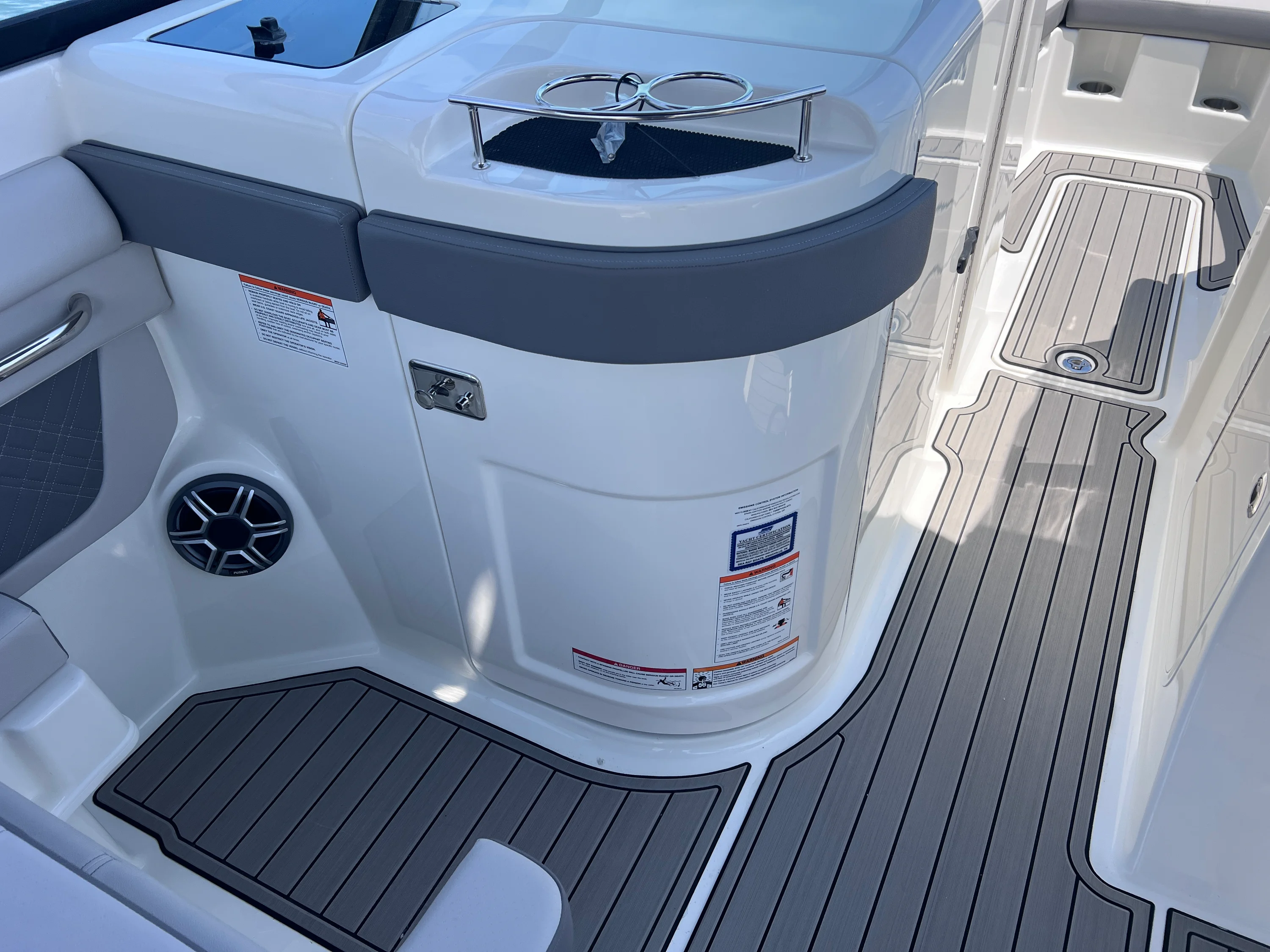 2026 Sea Ray SDX 290 Outboard Image Thumbnail #27