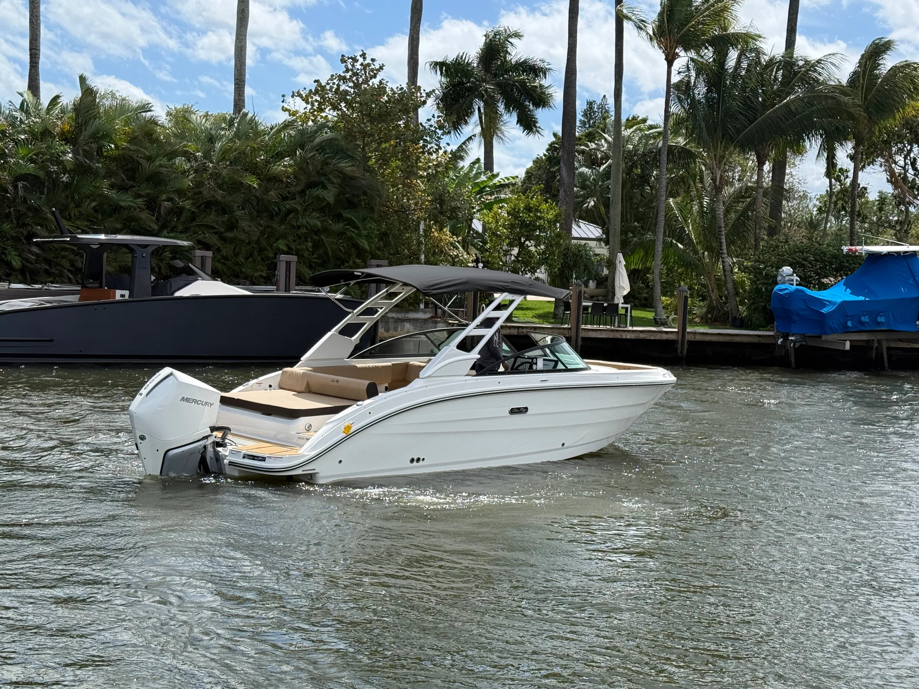 2026 Sea Ray SDX 250 Outboard Image Thumbnail #2