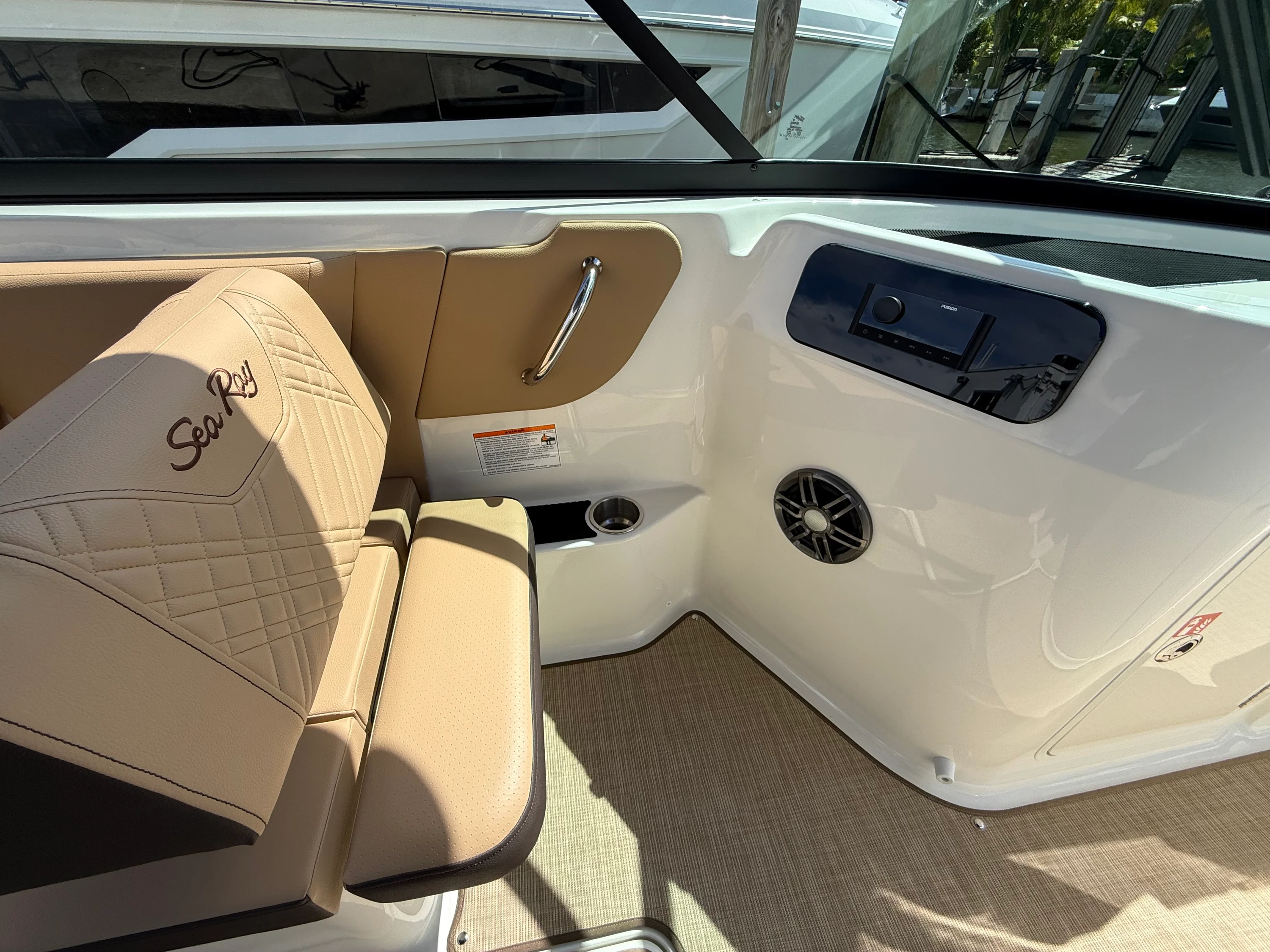 2026 Sea Ray SDX 250 Outboard Image Thumbnail #16