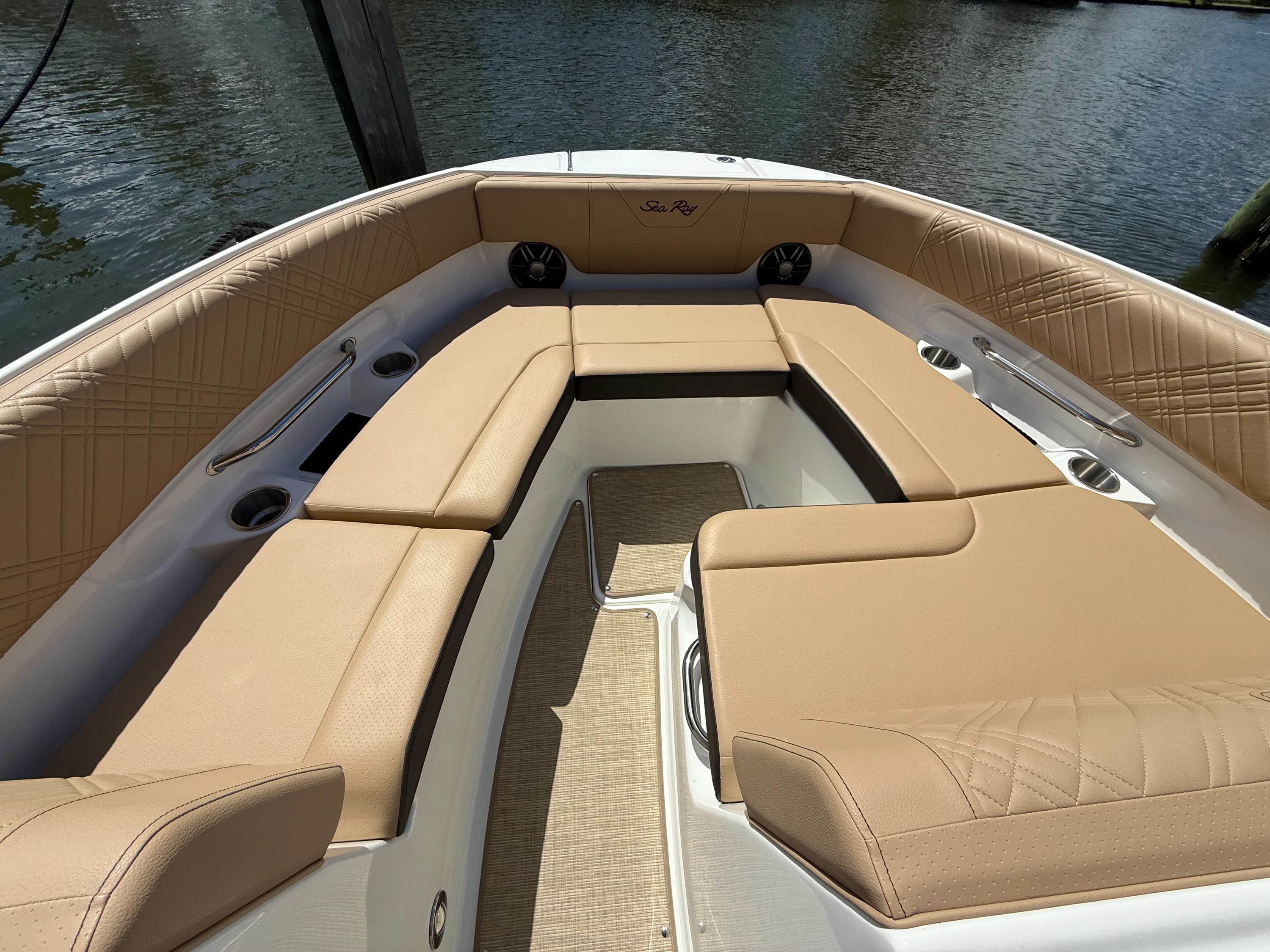 2026 Sea Ray SDX 250 Outboard Image Thumbnail #17