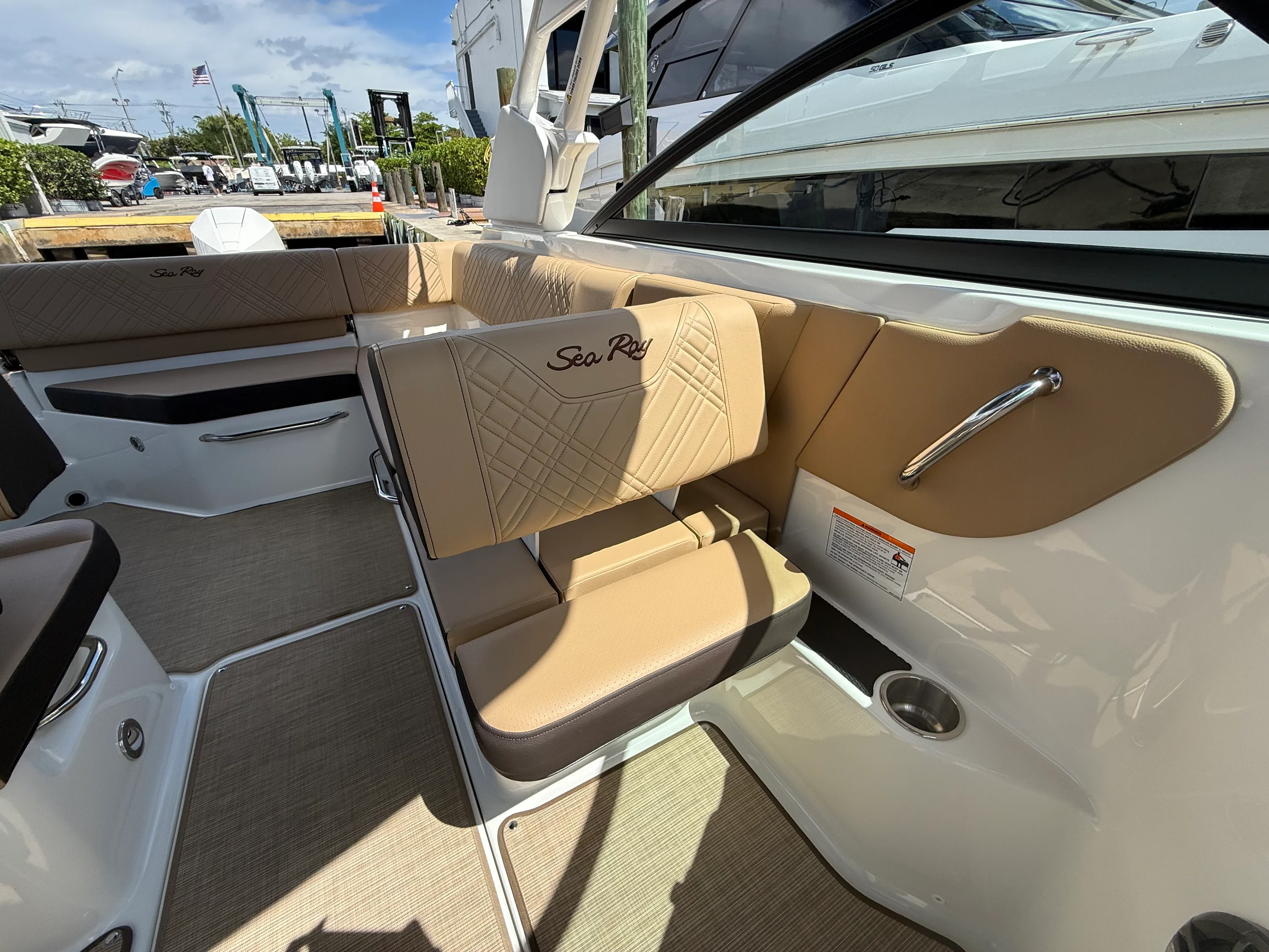 2026 Sea Ray SDX 250 Outboard Image Thumbnail #25