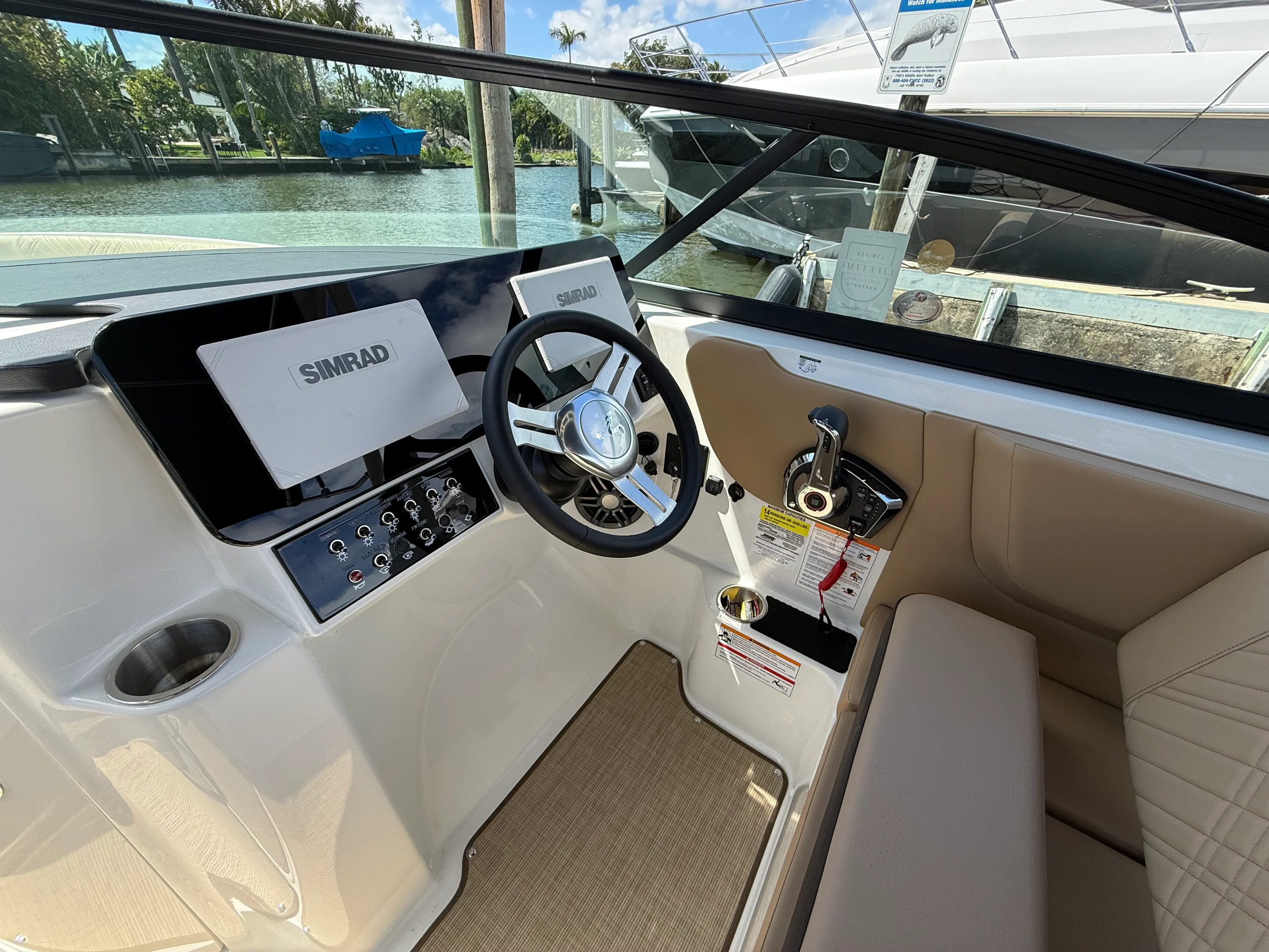 2026 Sea Ray SDX 250 Outboard Image Thumbnail #12