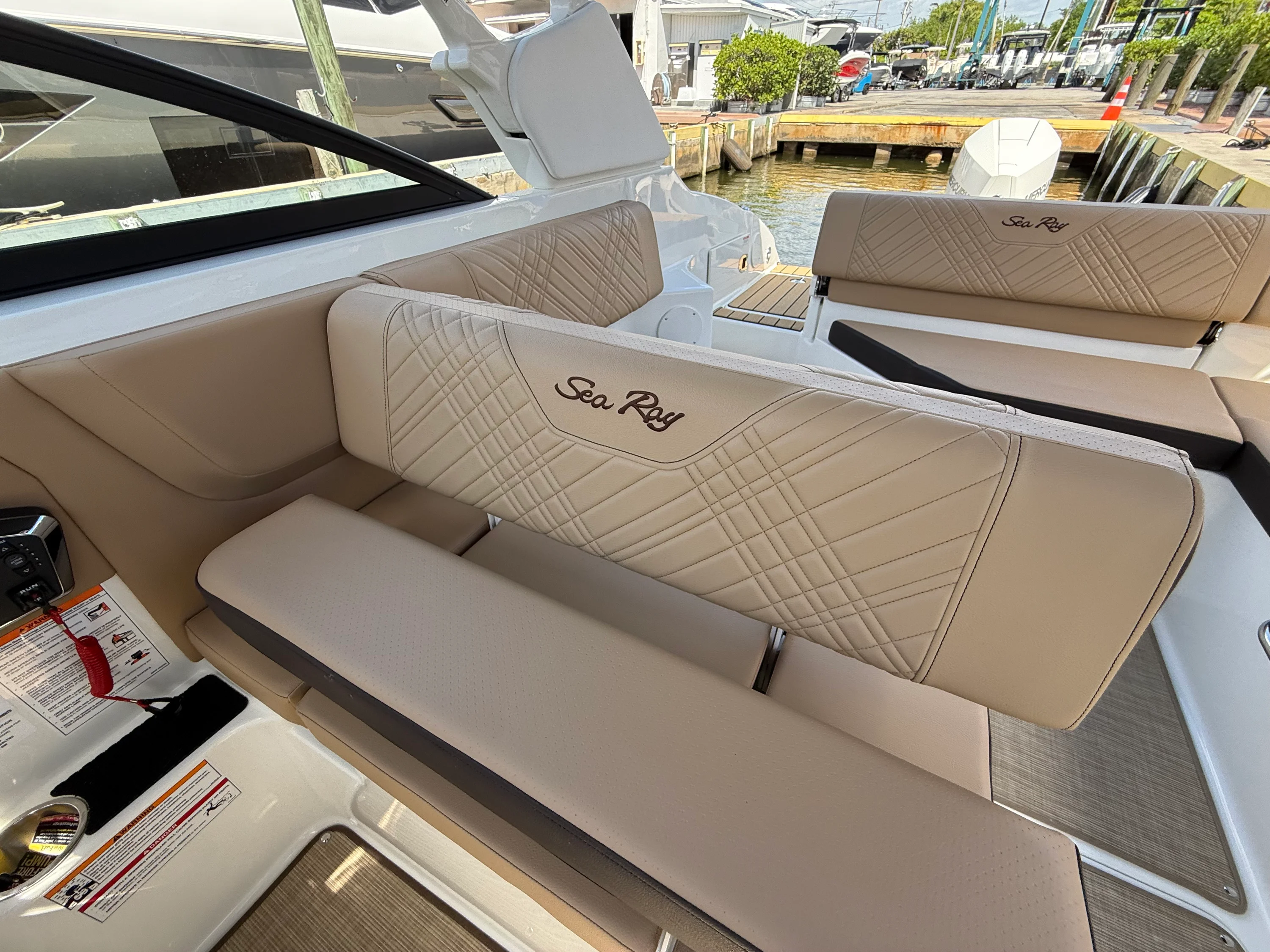 2026 Sea Ray SDX 250 Outboard Image Thumbnail #13