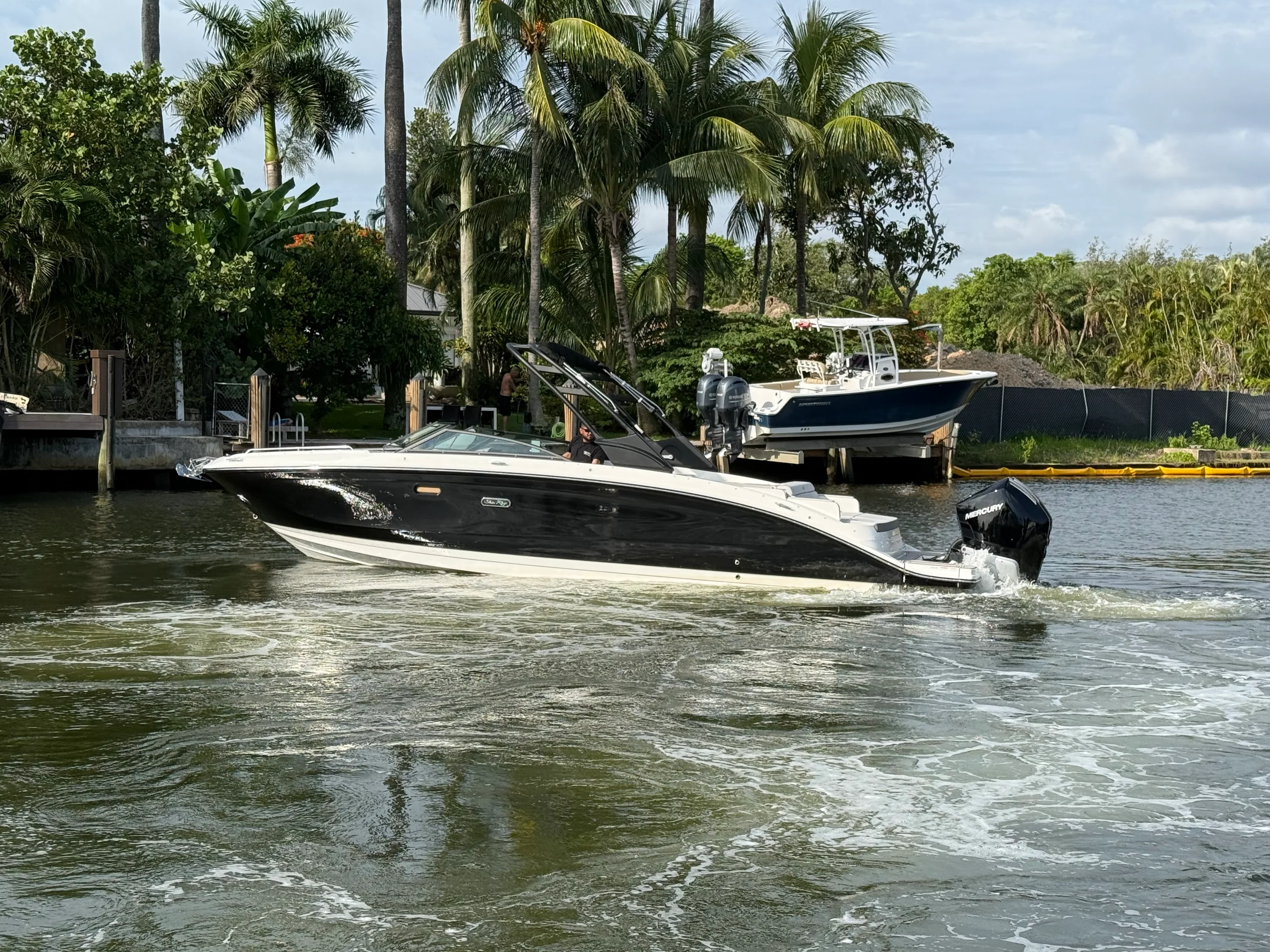 2026 Sea Ray SLX 280 Outboard Image Thumbnail #16