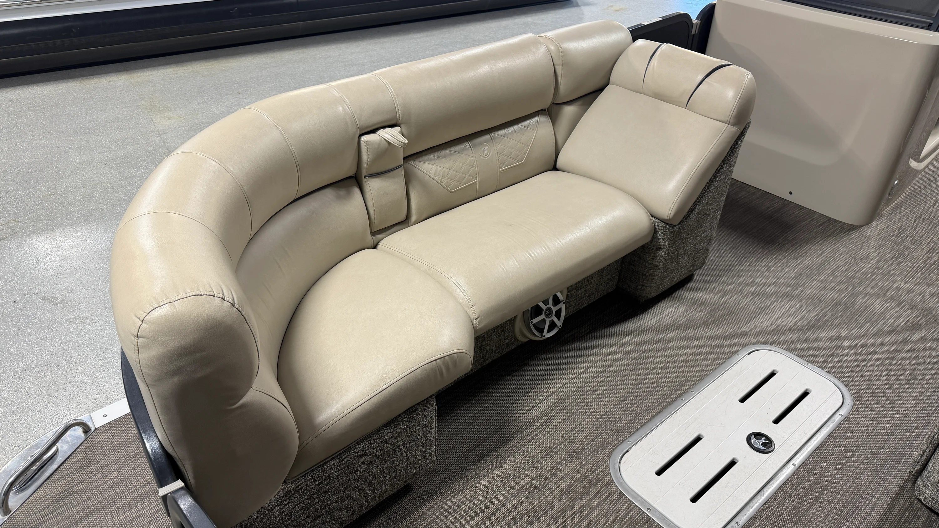 2017 Premier 270 S-SERIES Image Thumbnail #9