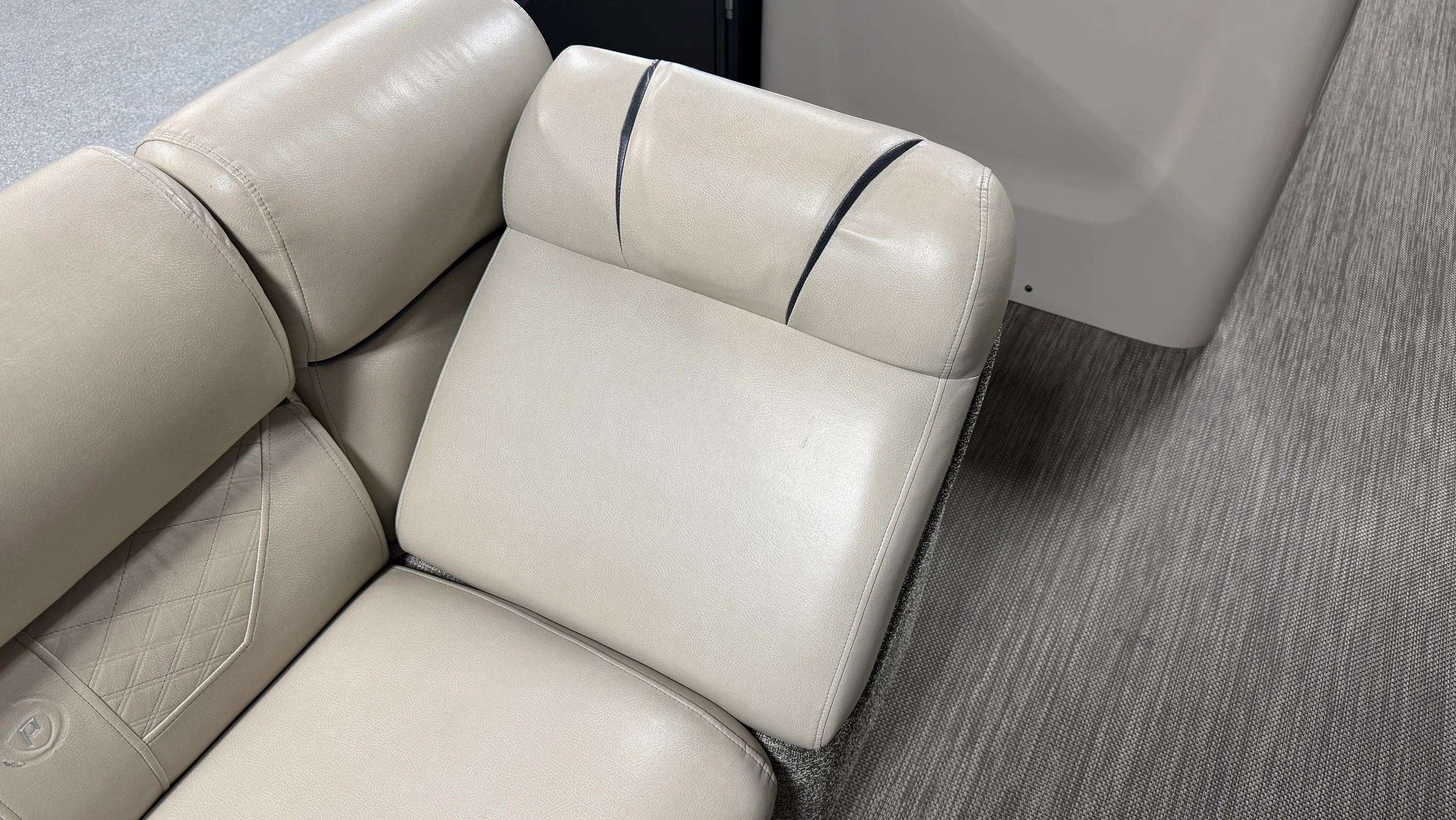 2017 Premier 270 S-SERIES Image Thumbnail #16
