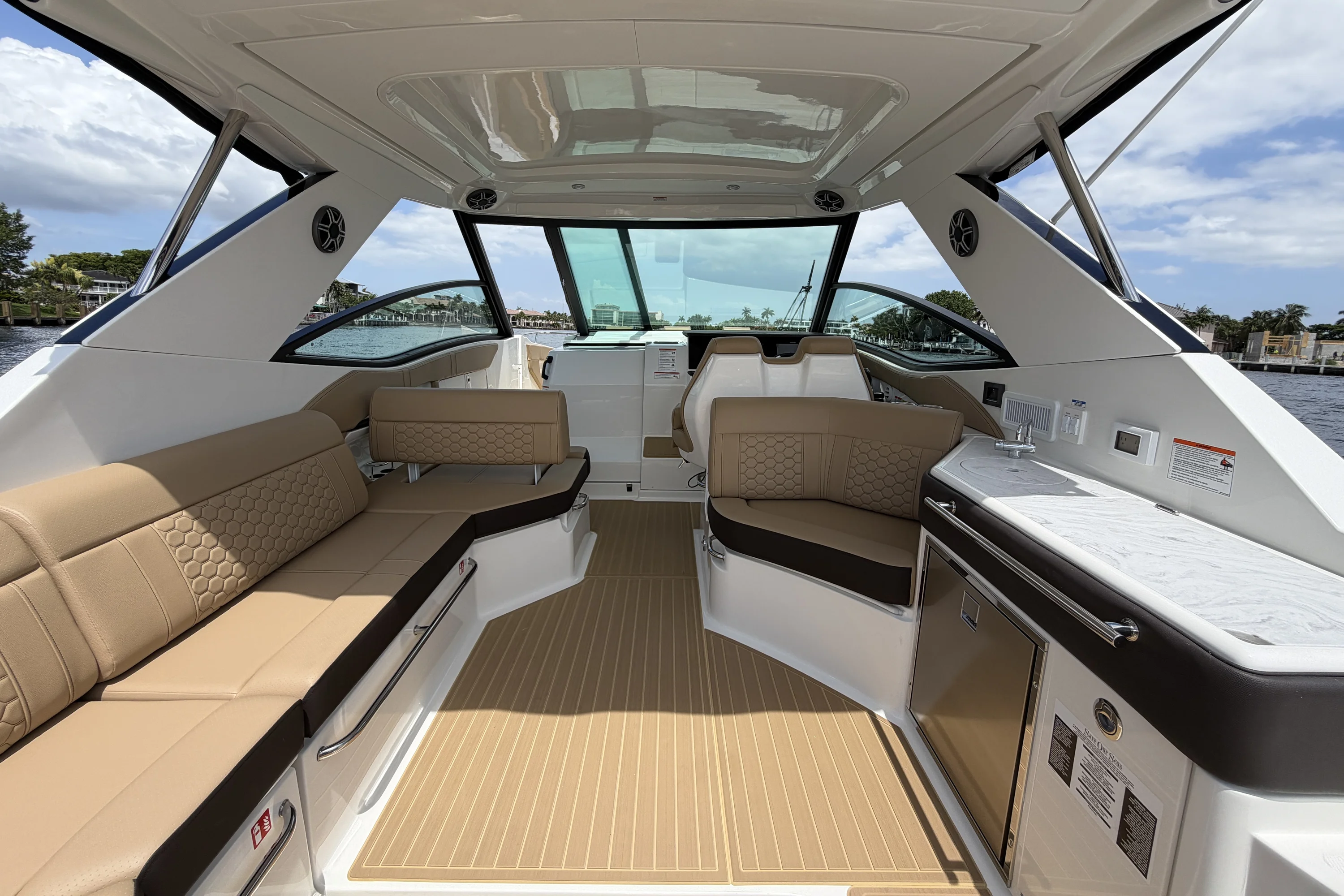 2026 Sea Ray Sundancer 320 Outboard Image Thumbnail #24