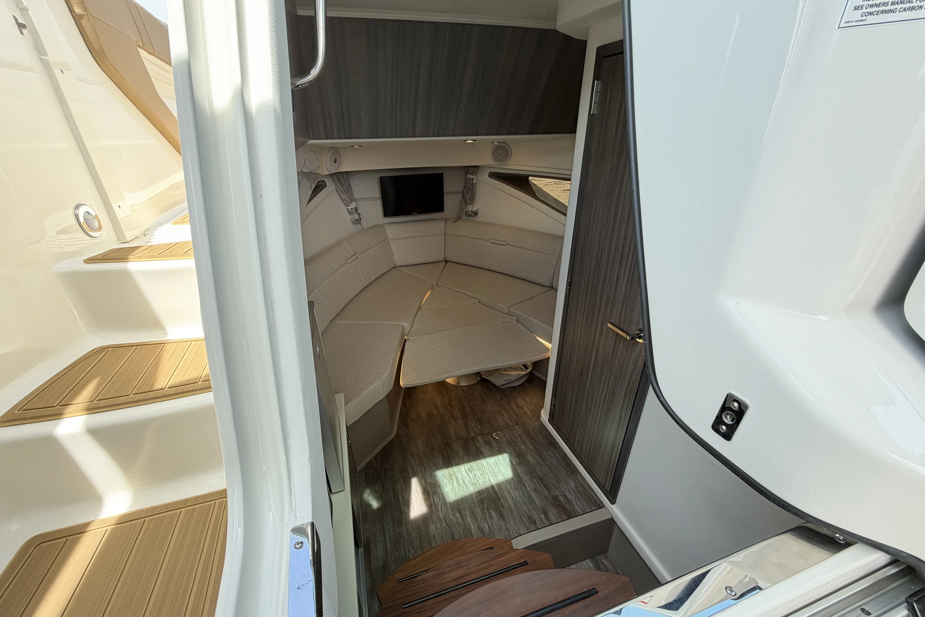 2026 Sea Ray Sundancer 320 Outboard Image Thumbnail #52
